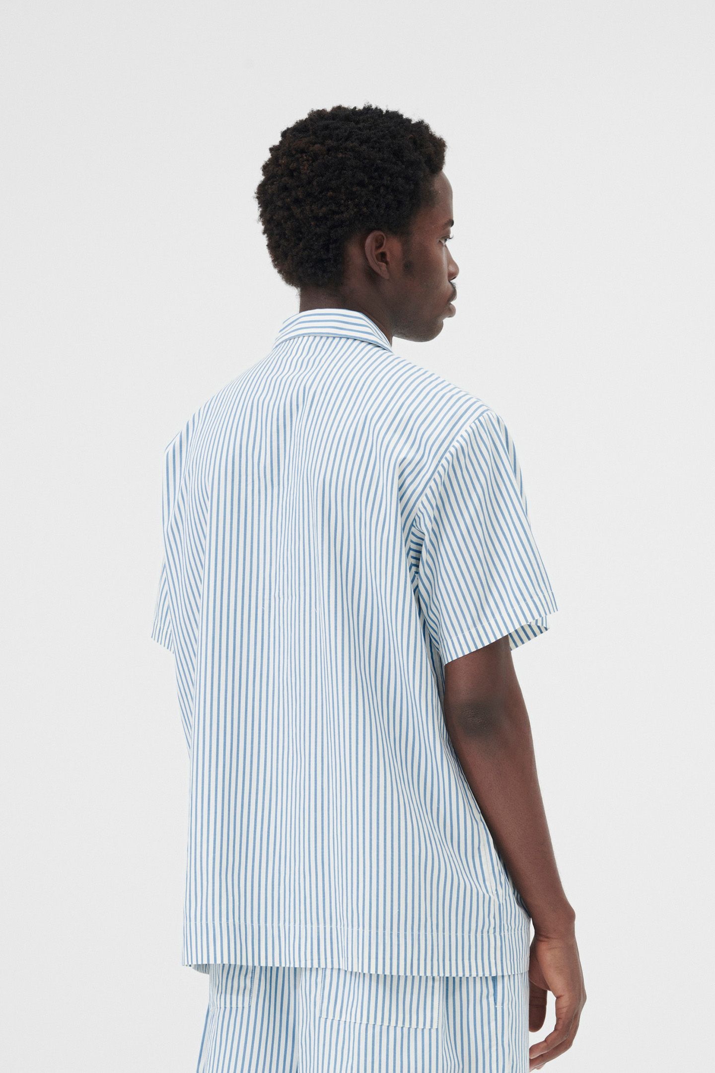 UNISEX POPLIN, SHORT SLEEVE SHIRT PLACID BLUE STRIPES 2