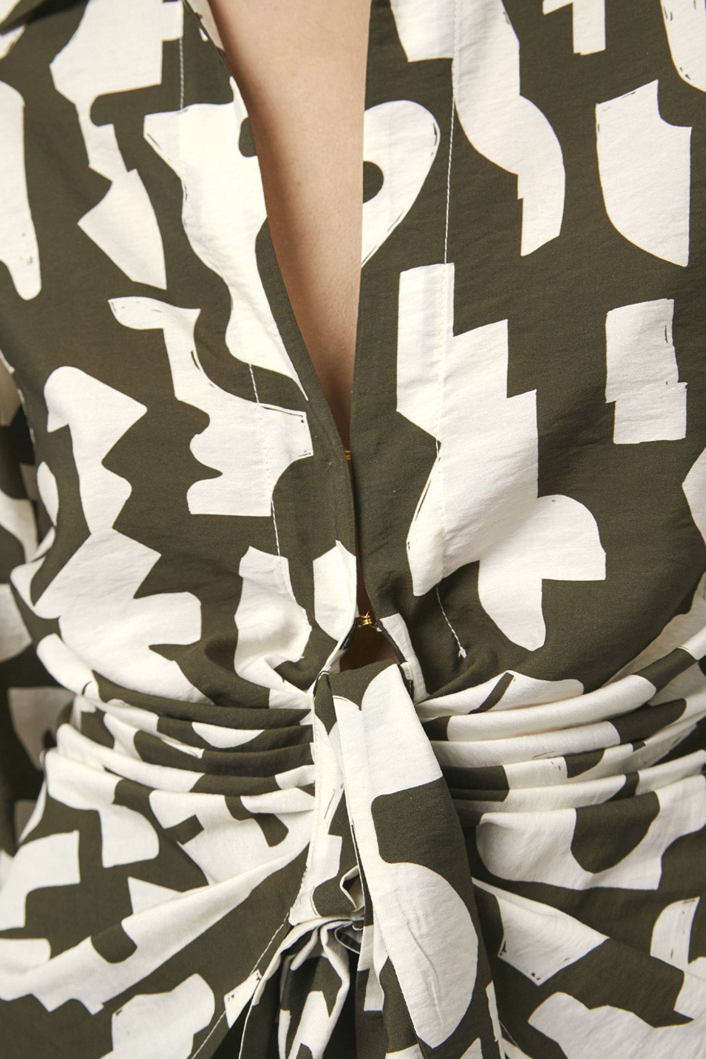 OZANE PRINTED DRAPEY BLOUSE JUNGLE LEAF 5