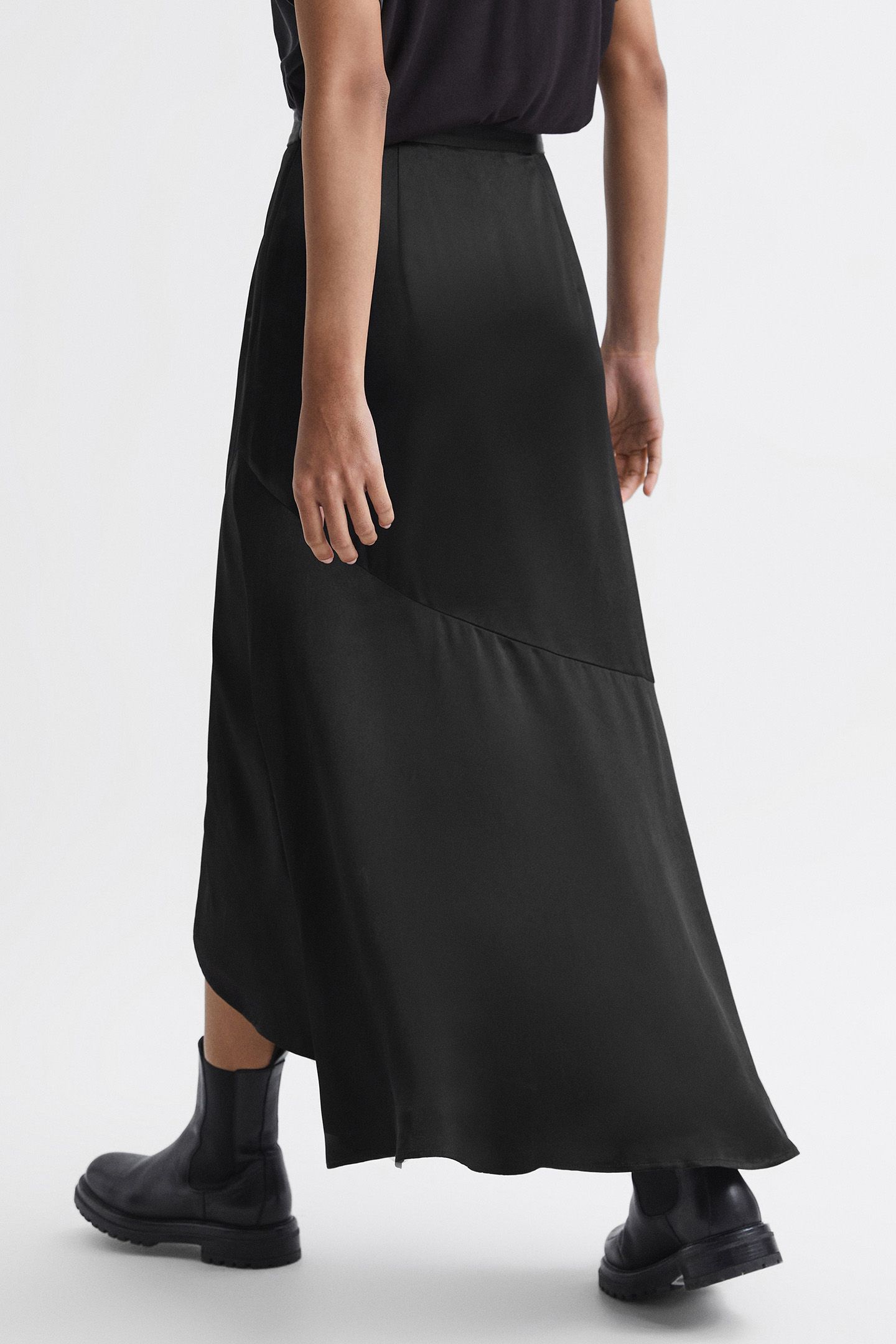 ASYMMETRIC MIDI SKIRT — BLACK 2