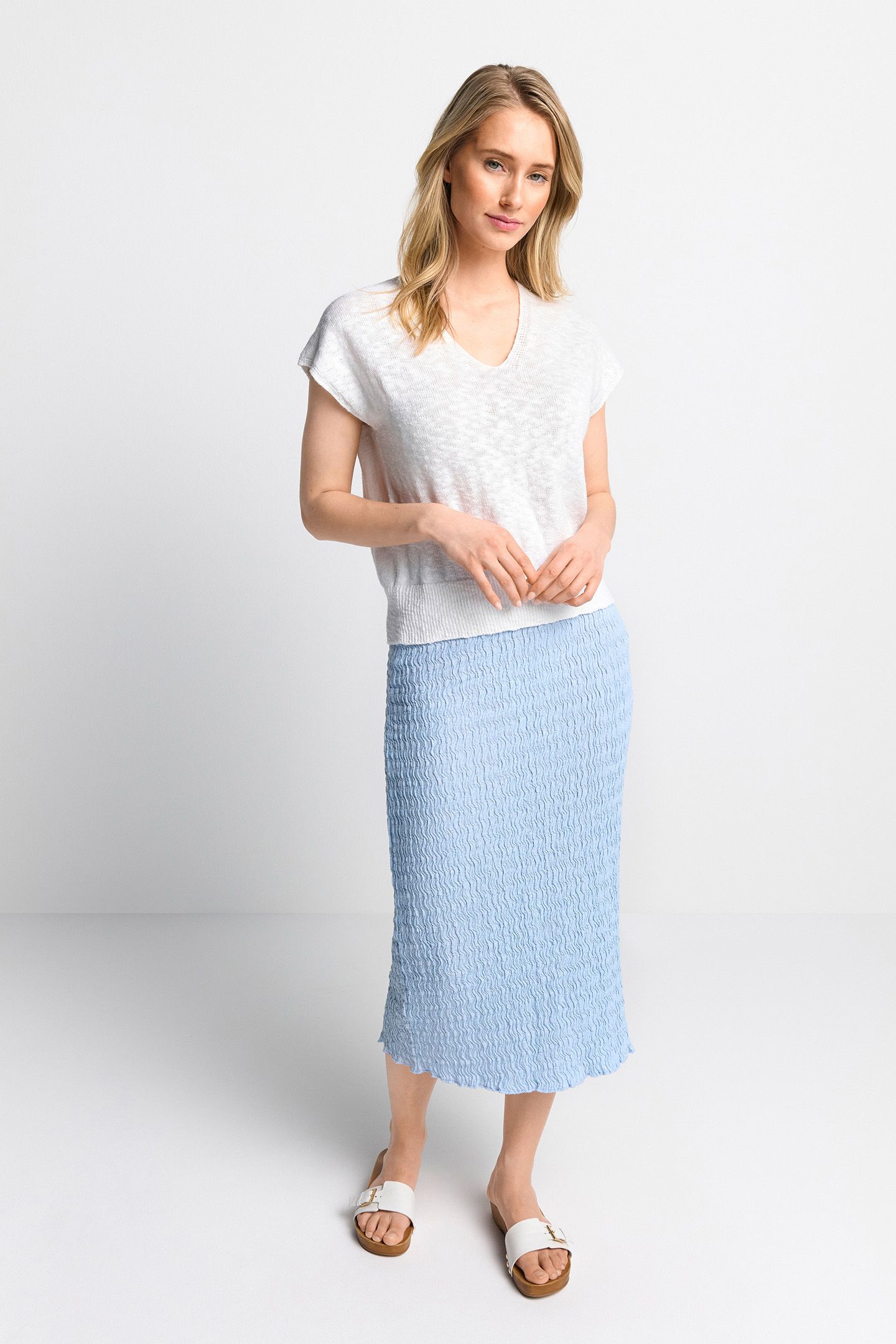 V-NECK SLEEVELESS WHISPER WHITE 2