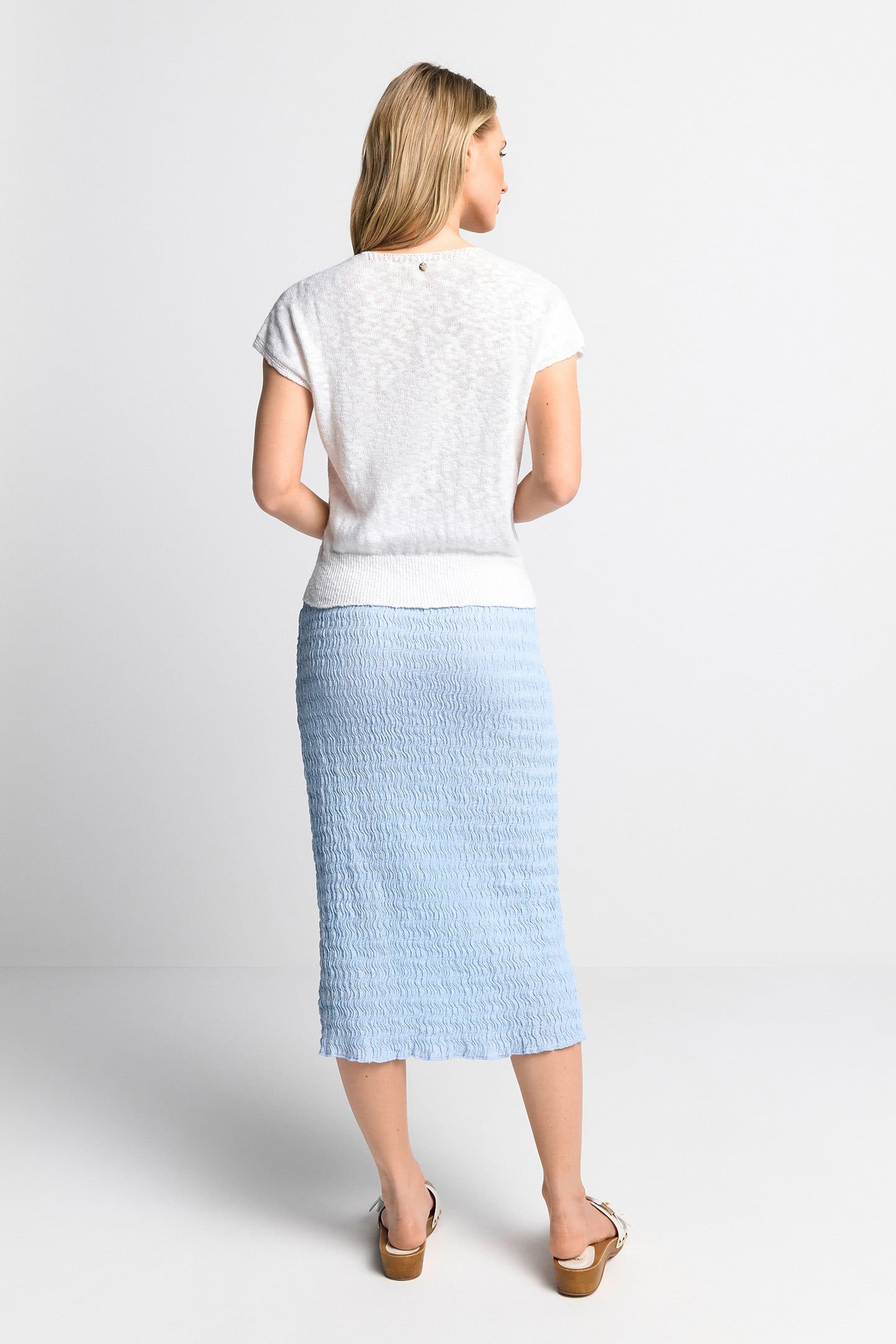 V-NECK SLEEVELESS WHISPER WHITE 3