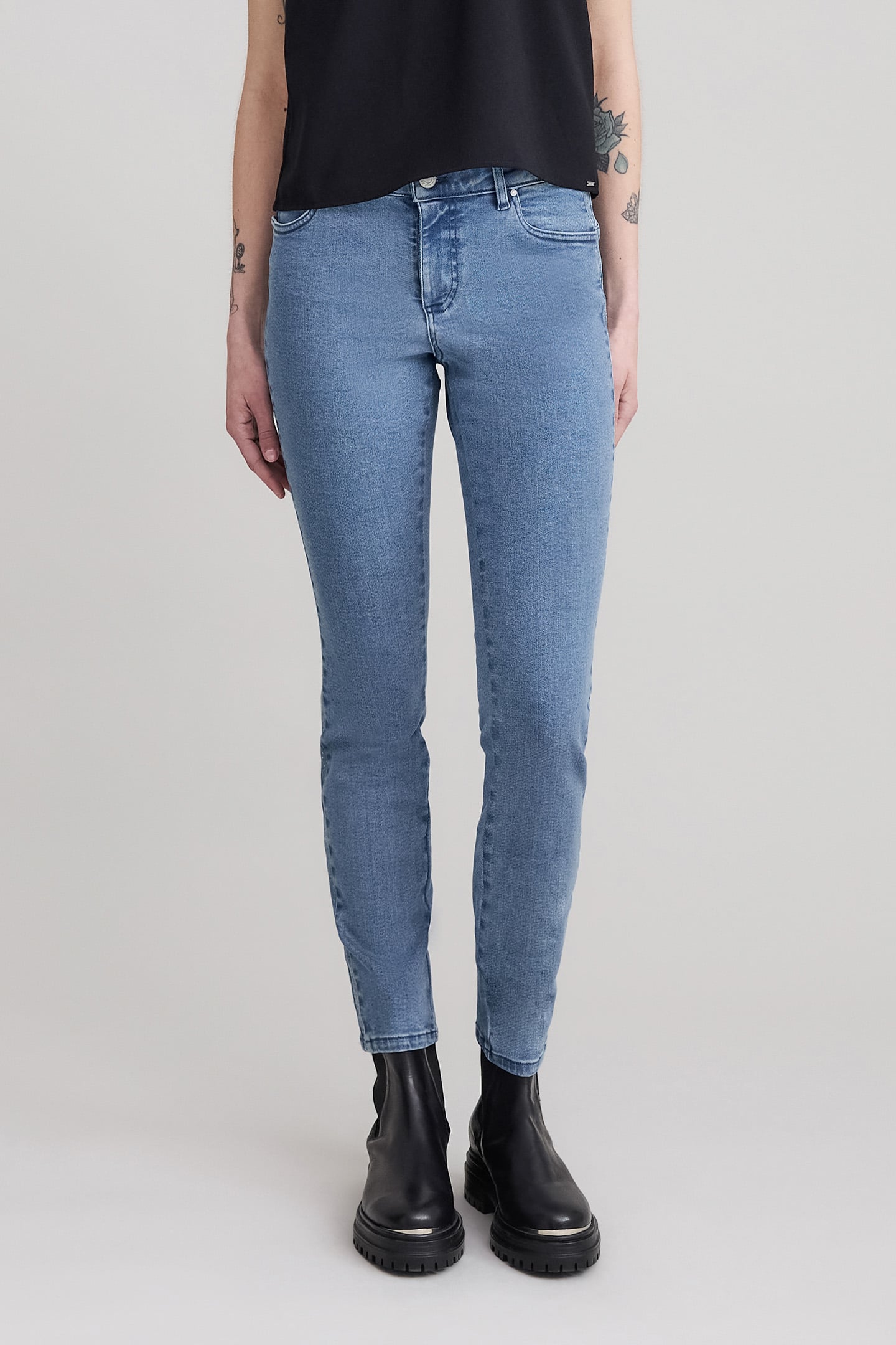 SLIM BLUE WATERLESS POWERSTRETCH STUDDED JEANS 1