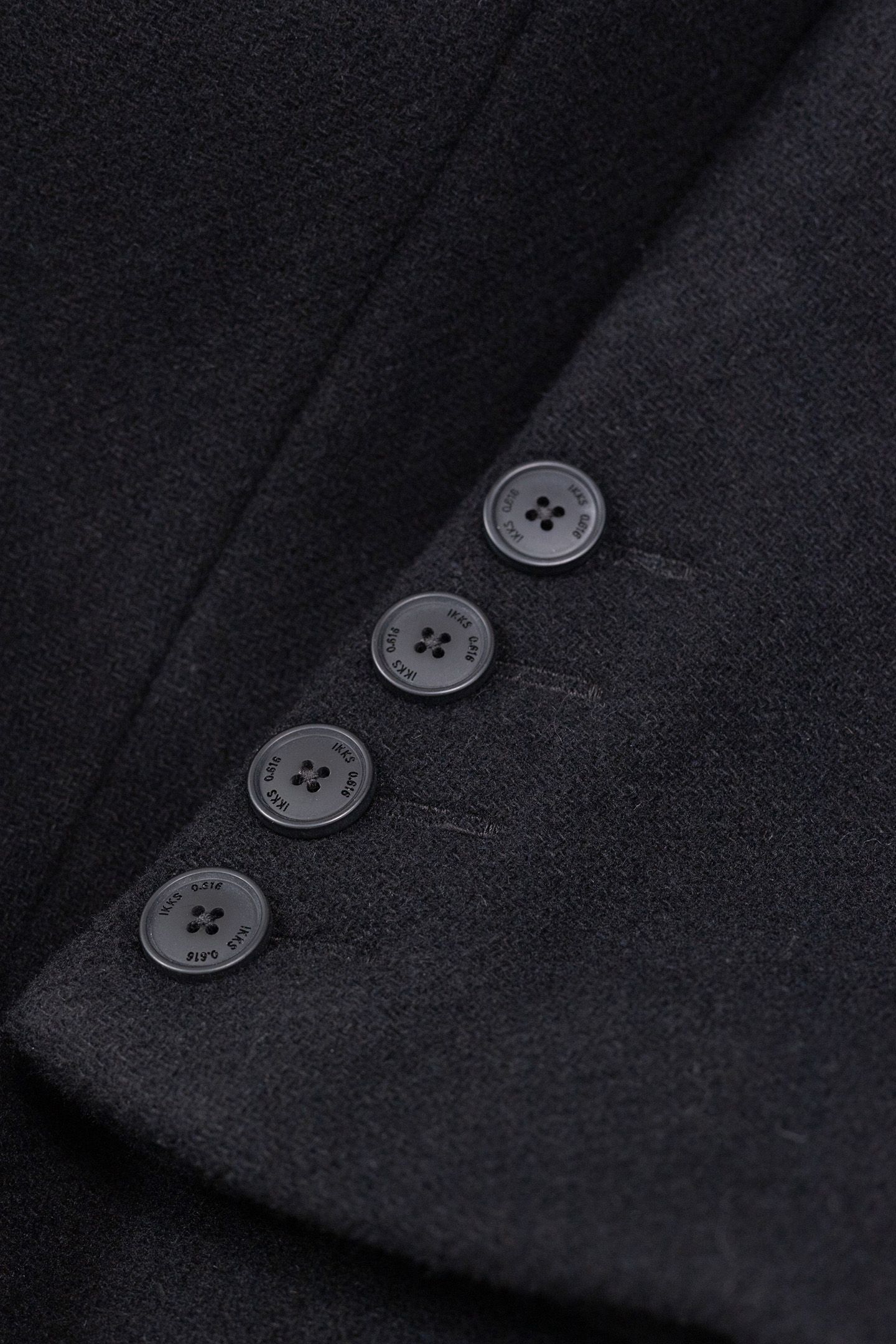 BLACK CHAIN NECK COAT 6