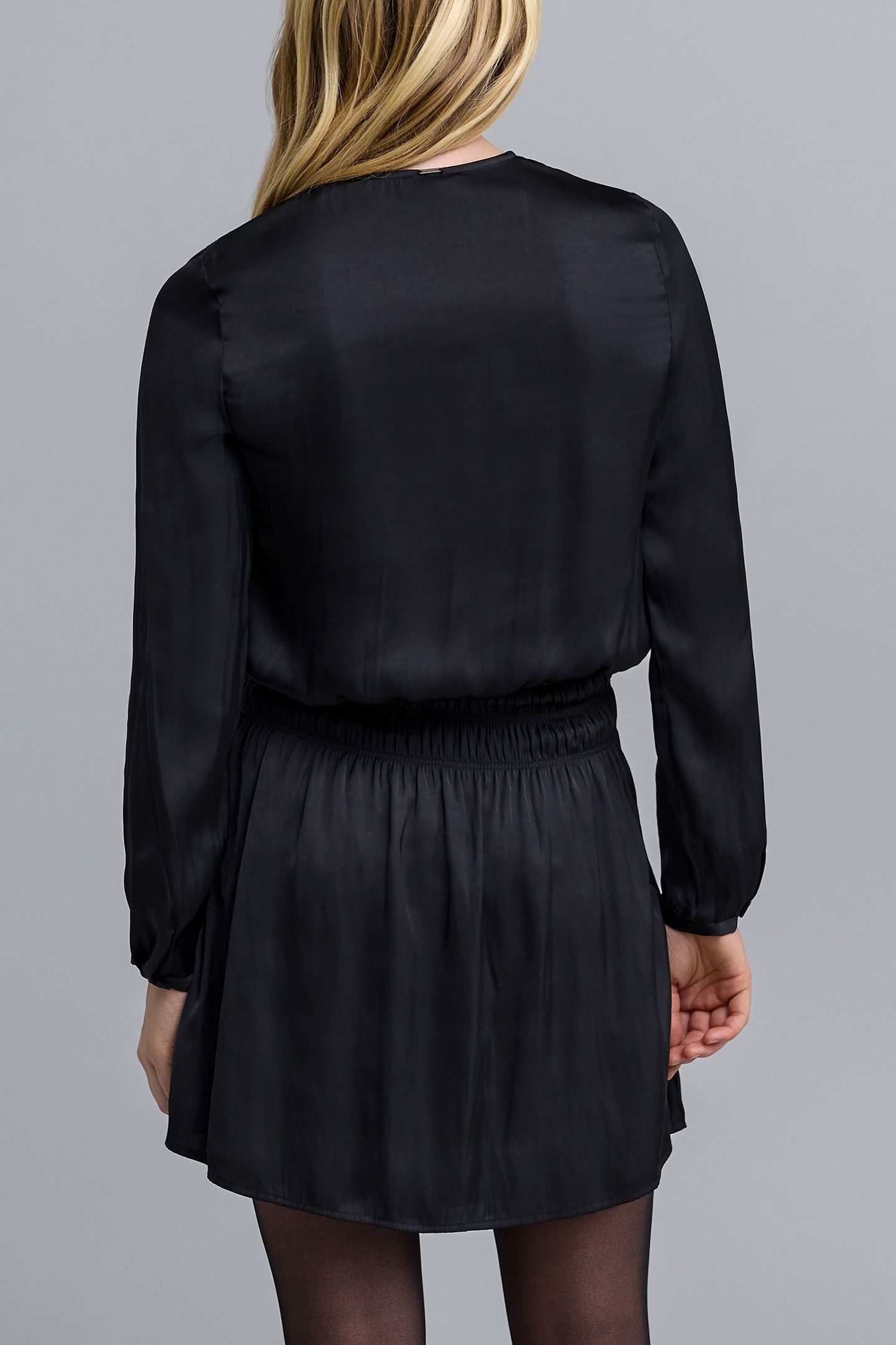 BLACK CRINKLED SMOCKED DRESS 2