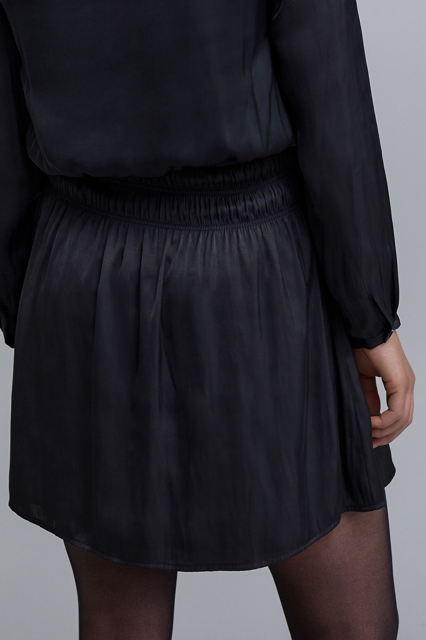 BLACK CRINKLED SMOCKED DRESS 6