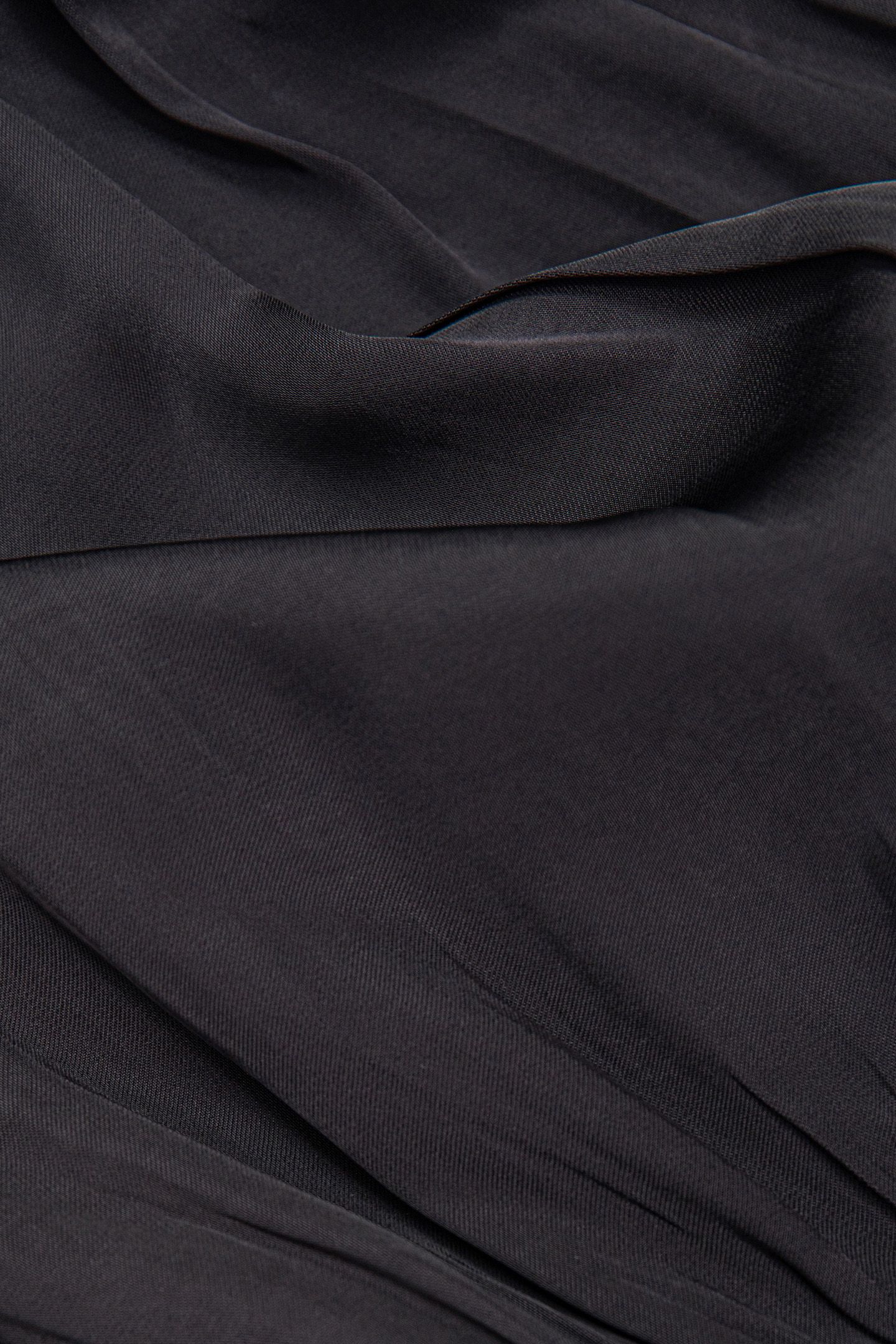 BLACK CRINKLED SMOCKED DRESS 8