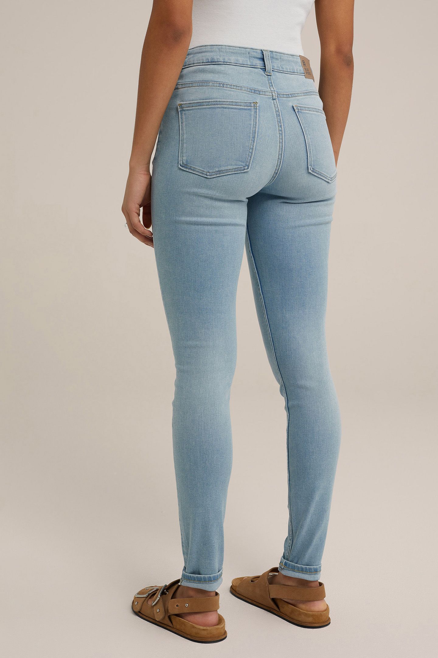 5-POCKET MID WAIST LIGHT BLUE 2