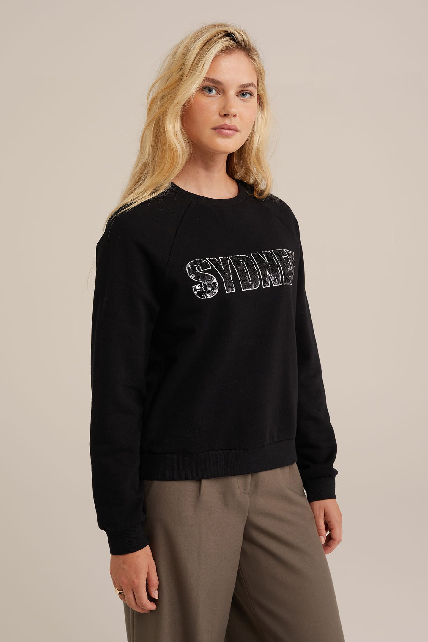 SWEATER BLACK 1