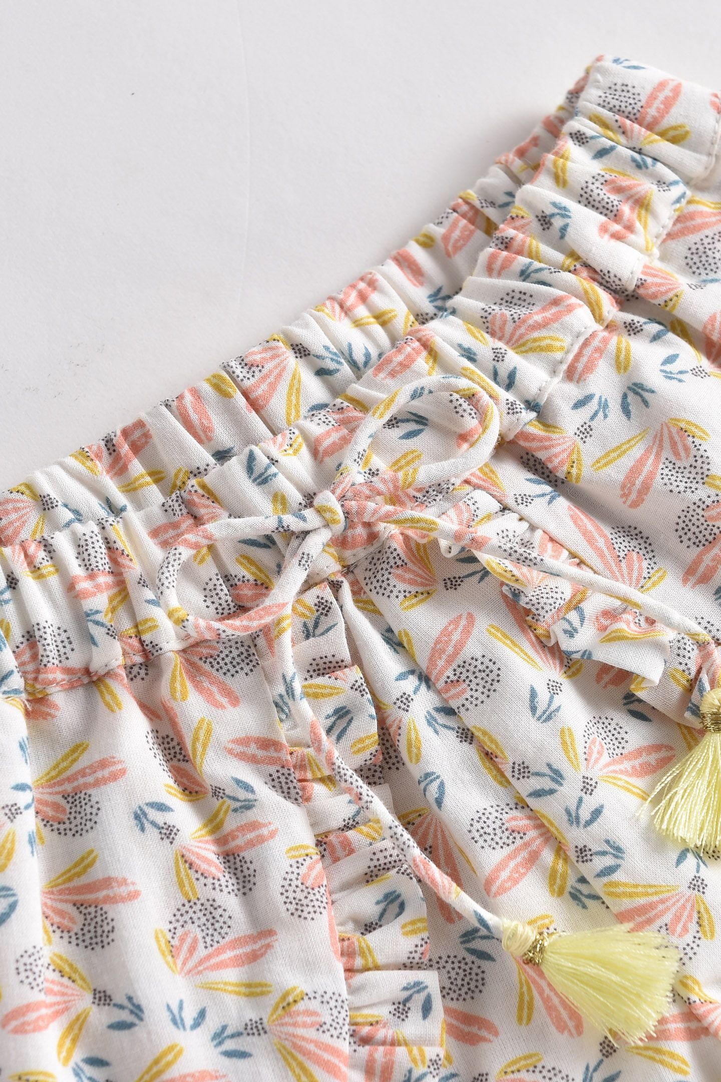 SHORTS ASHA CREAM PETALS 5
