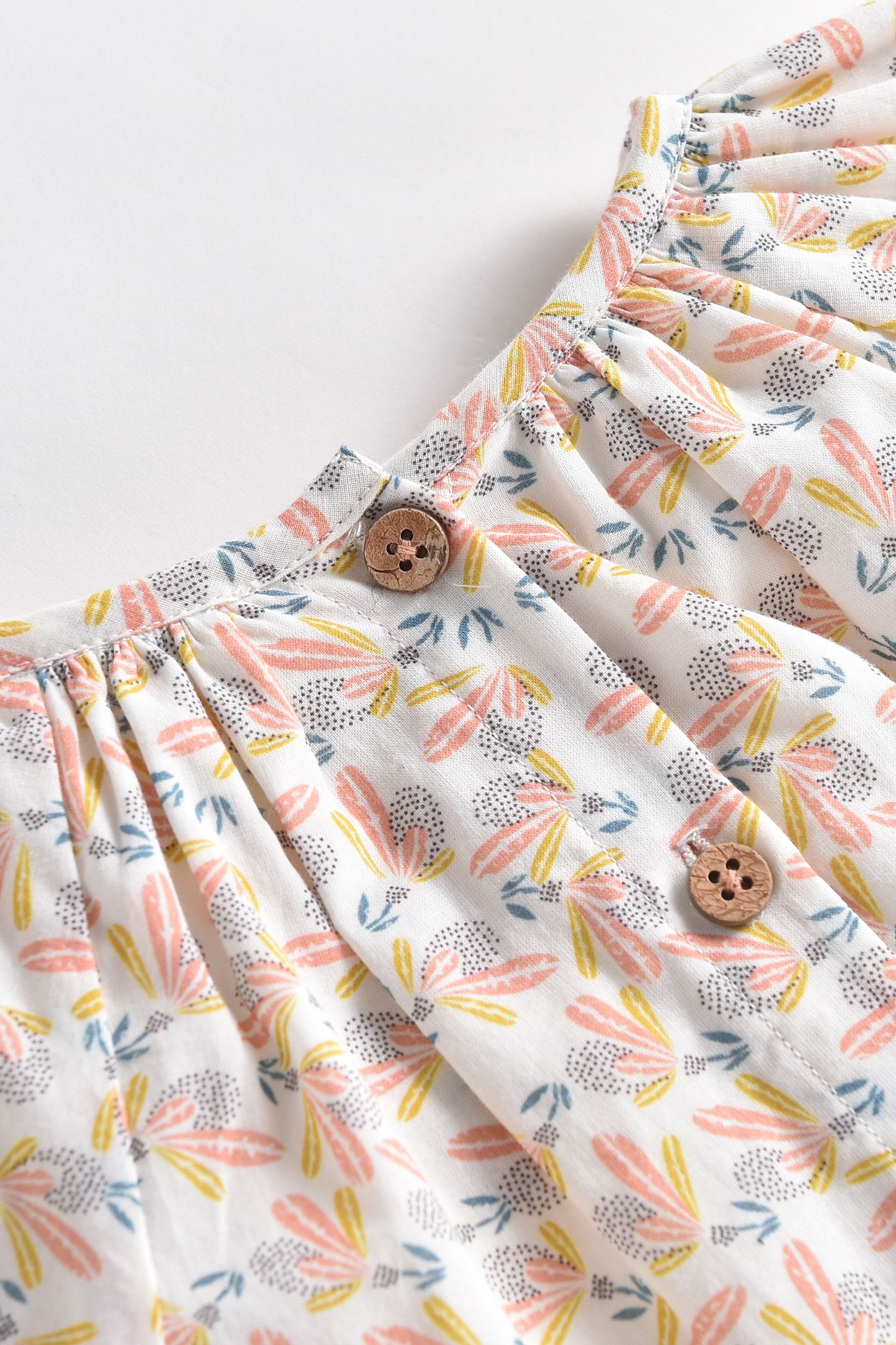 BLOUSE AKASH CREAM PETALS 5