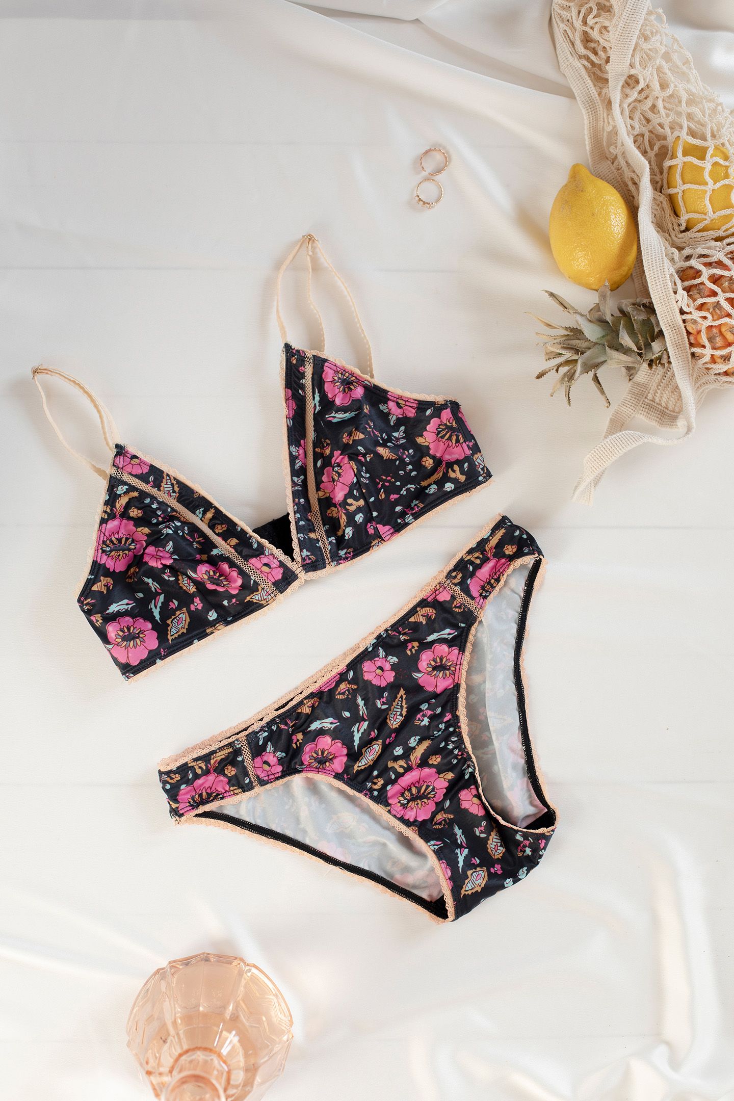 PANTIES NEILA BLACK FLOWERS 1