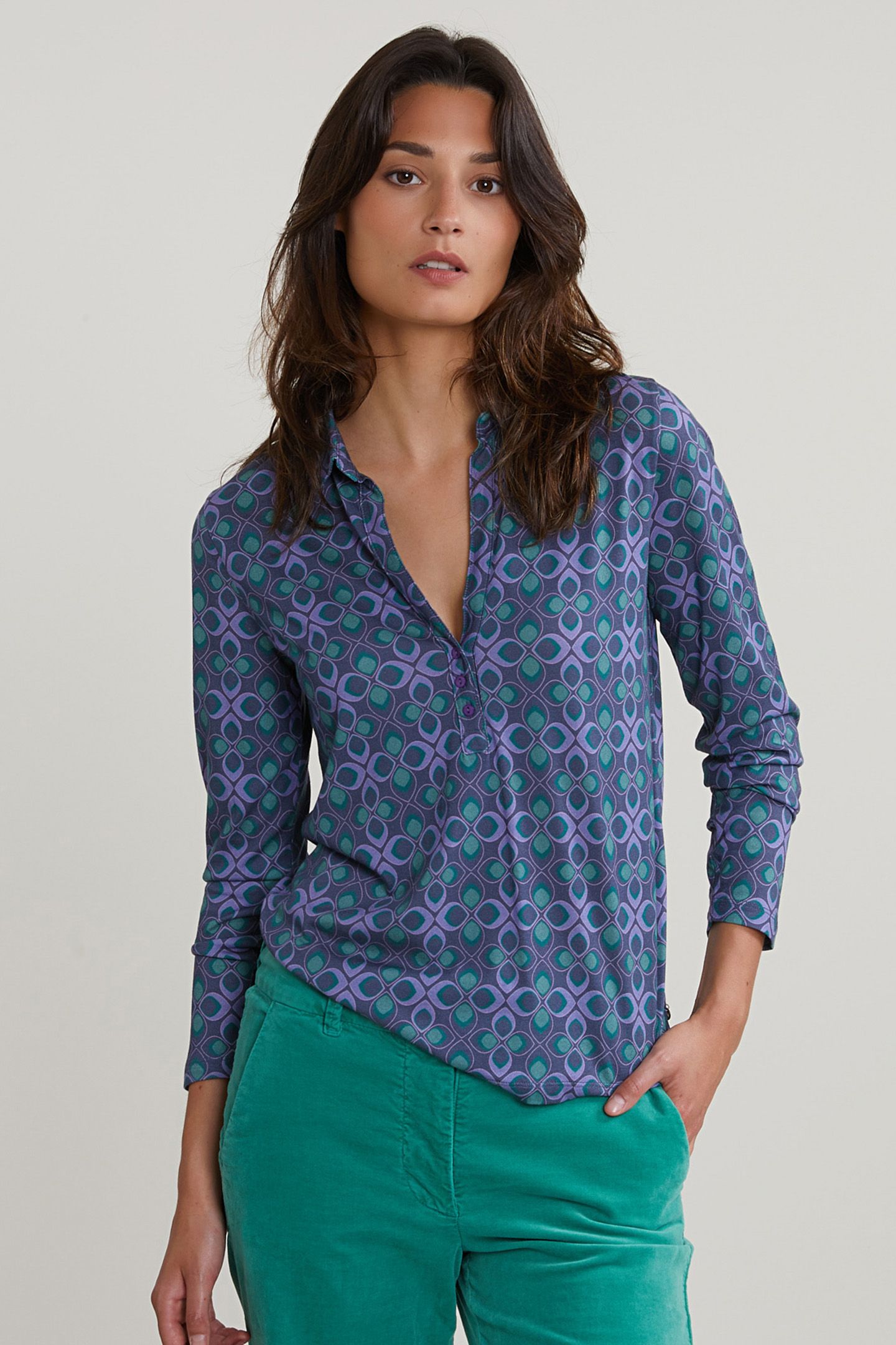 PURPLE/GREEN FANTASY V-NECK T-SHIRT 1