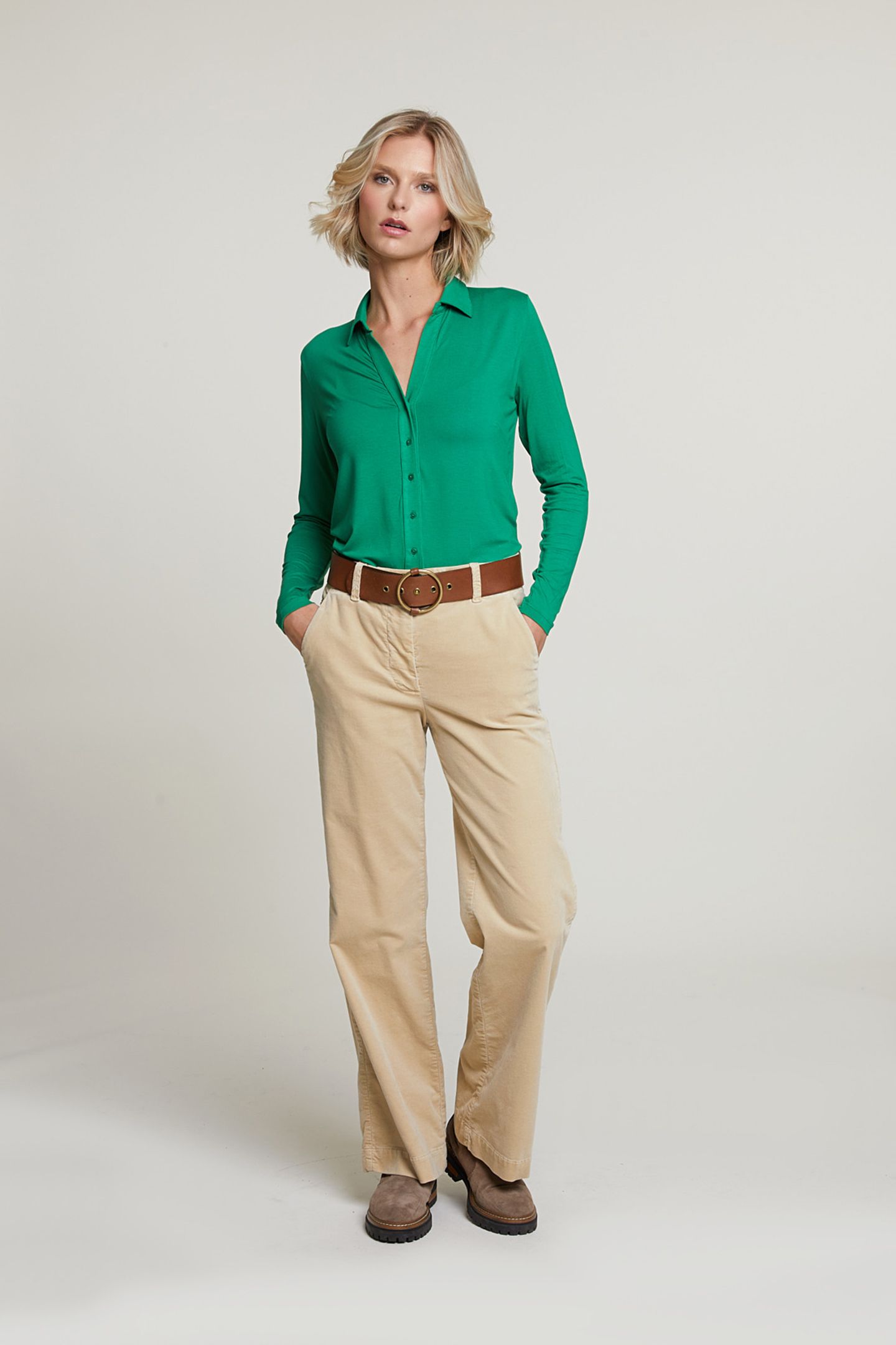 GREEN BUTTONED V-NECK T-SHIRT 3