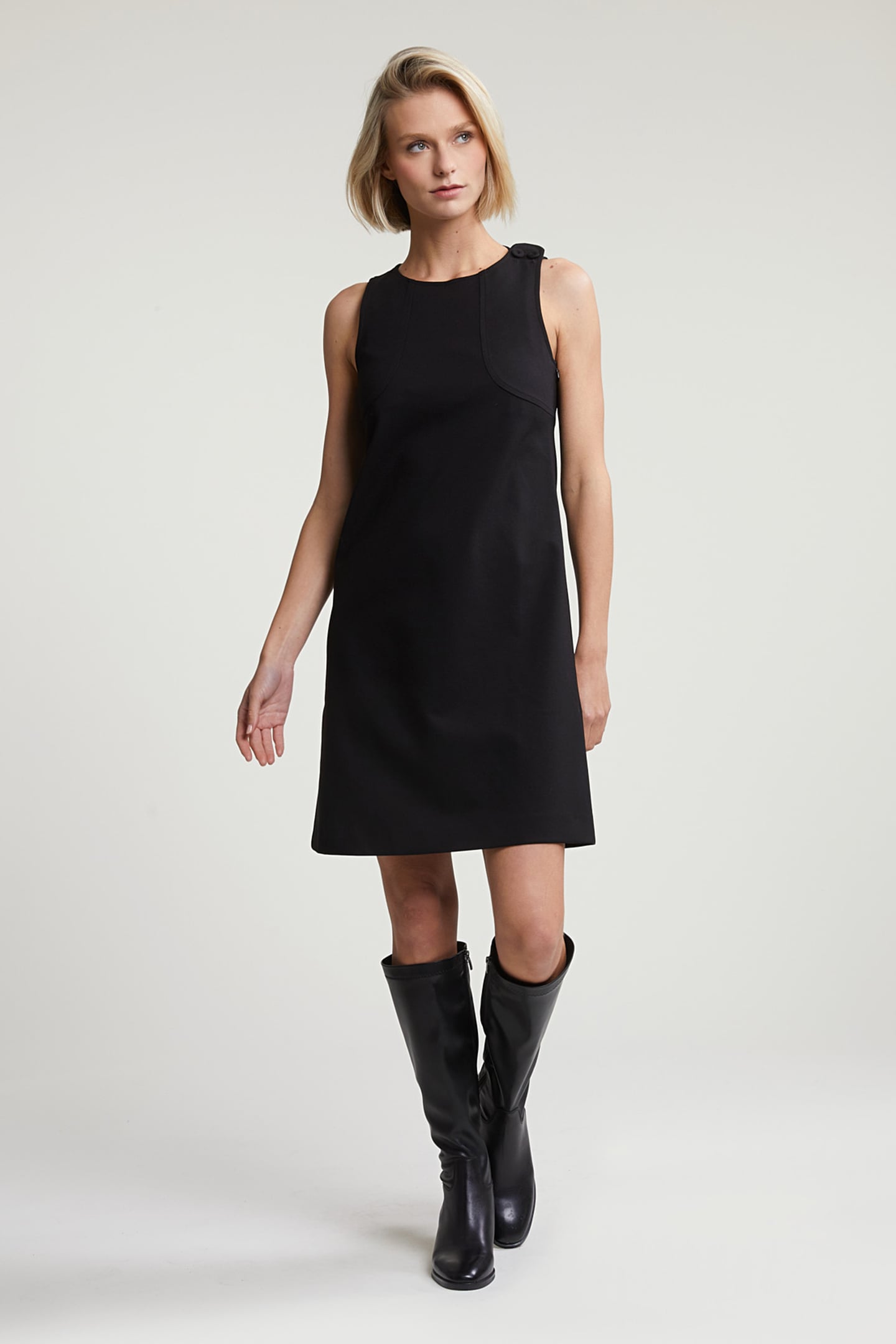 BLACK SLEEVELESS SHORT ROUND NECK DRESS 1