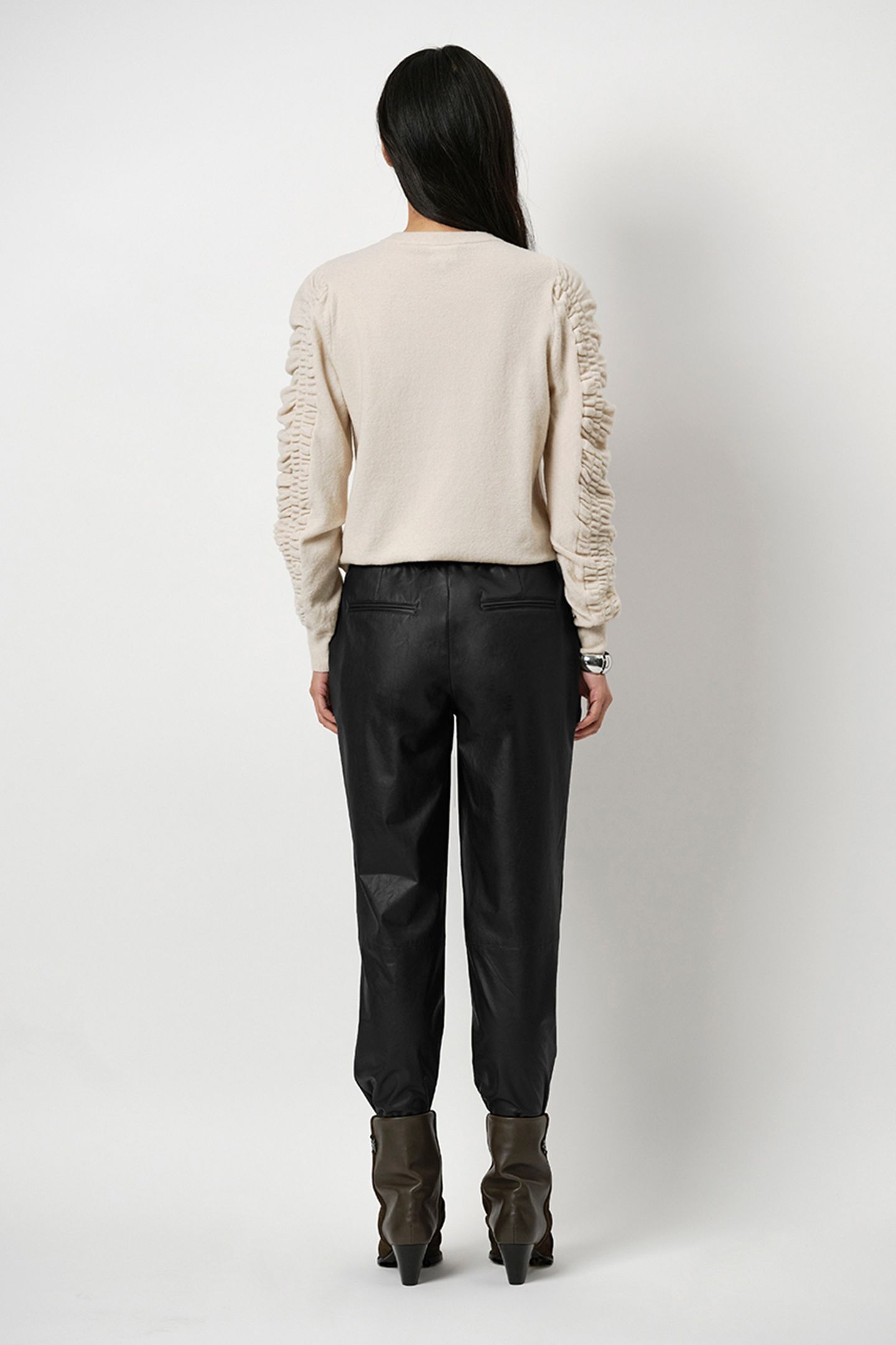 GEZA FAUX LEATHER CHINO RAVEN 2