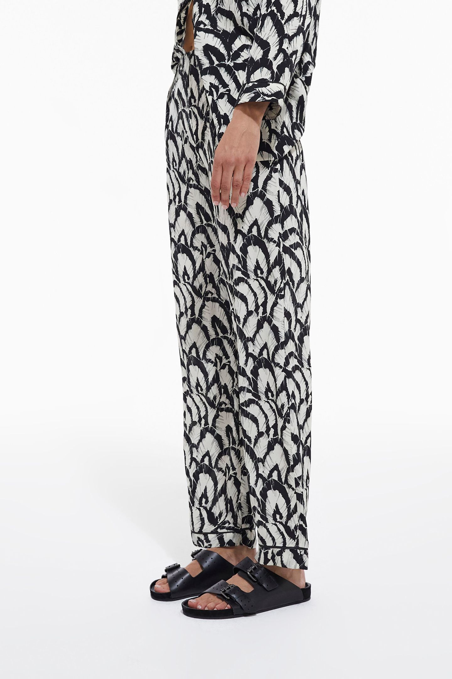 ELASTIC WAIST PANTS WITH BACK POCKET DETAIL 5