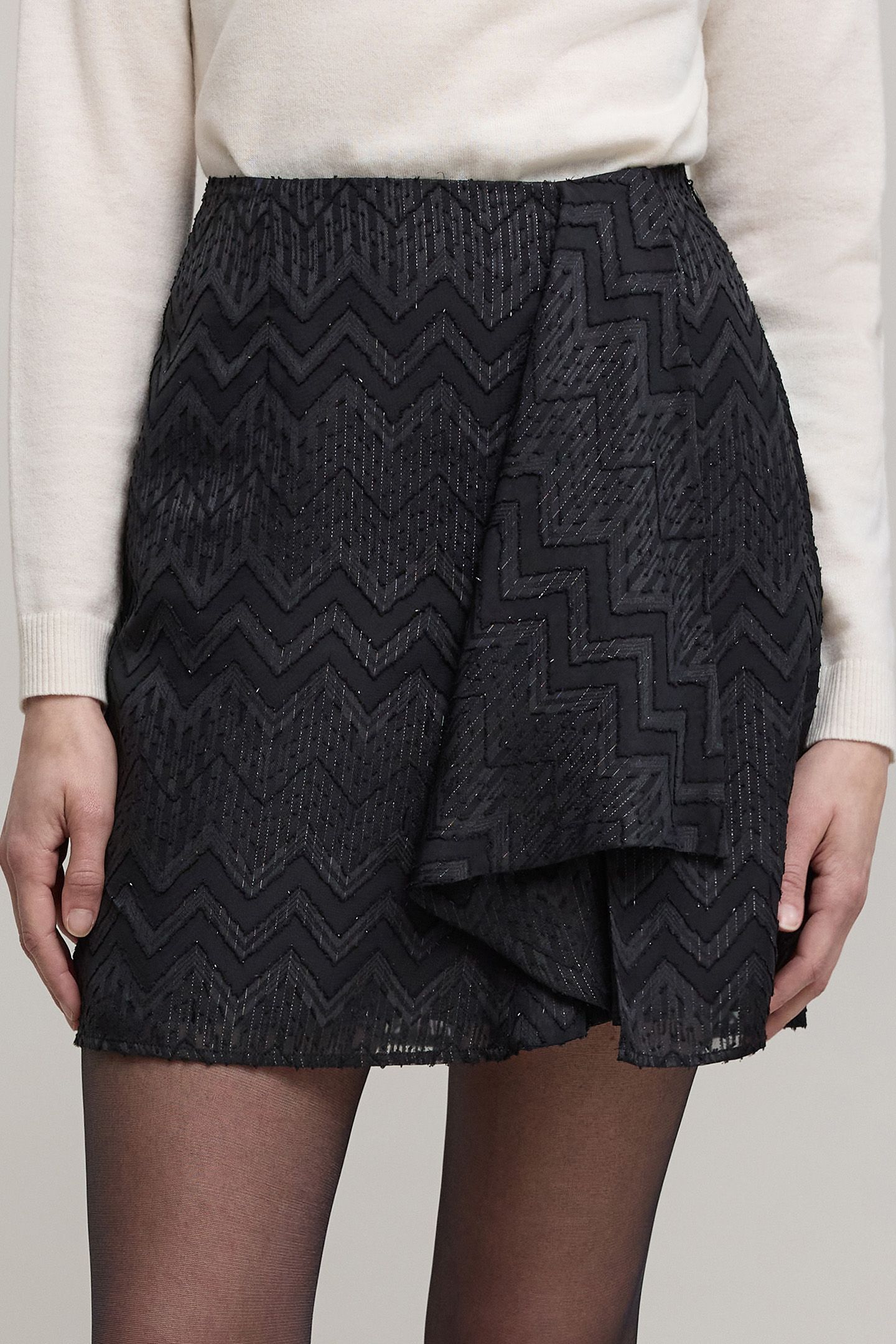 SHORT BLACK HERRINGBONE JACQUARD VOILE SKIRT 5