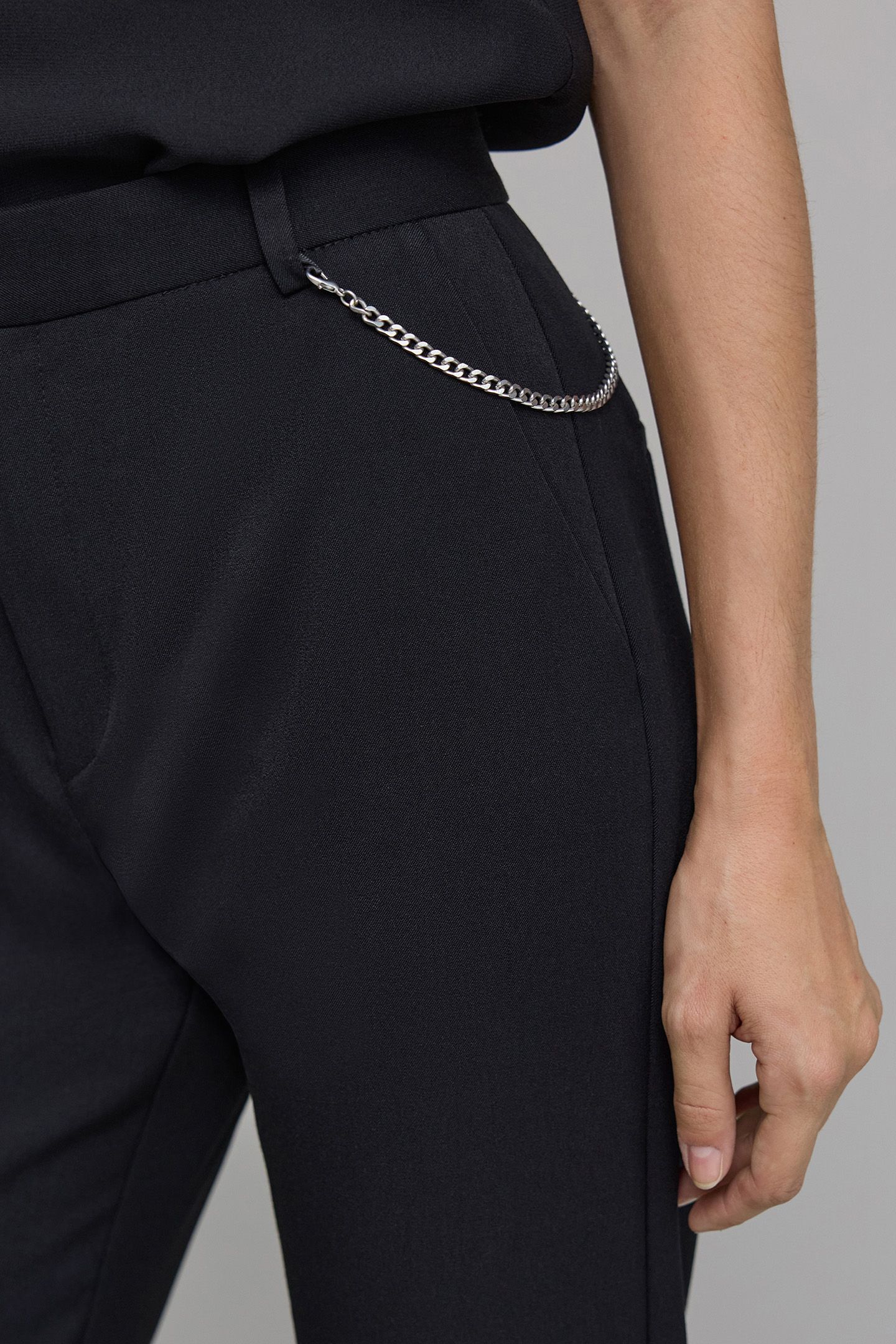 BLACK CIGARETTE PANTS WITH REMOVABLE CHAIN 4