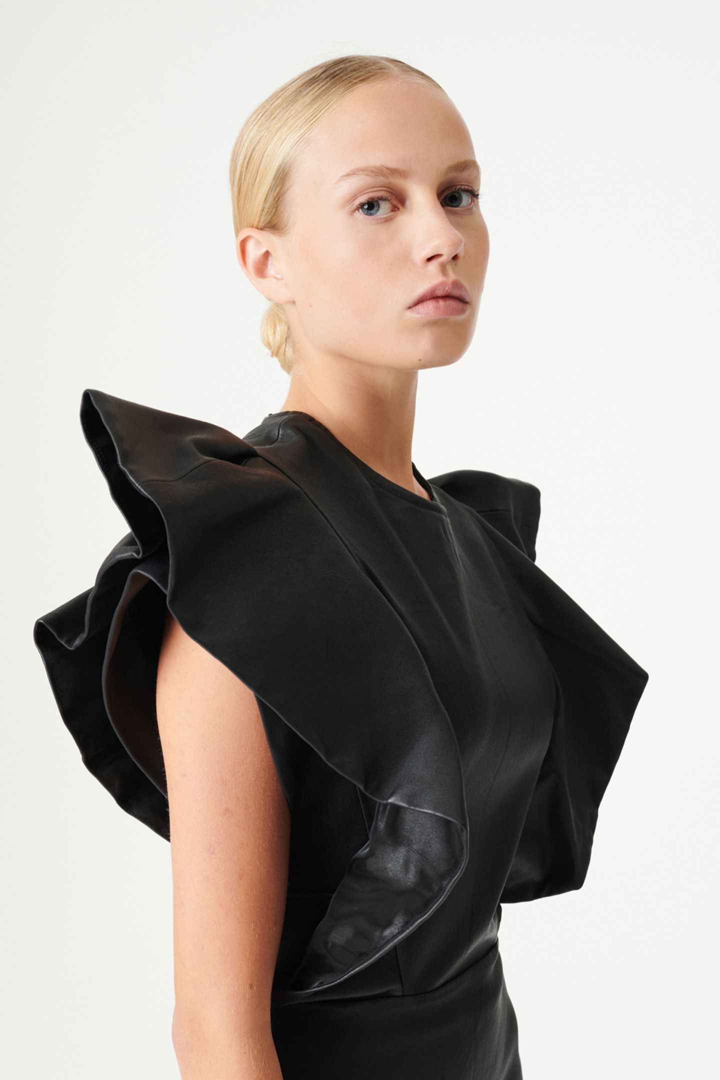 SENJA DRESS BLACK 4