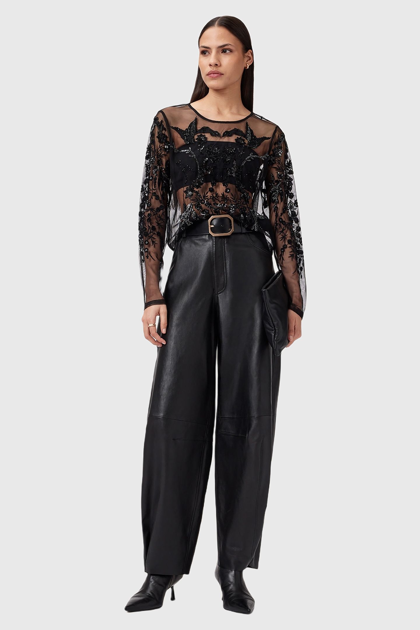 GRETA EMB TOP BLACK 5