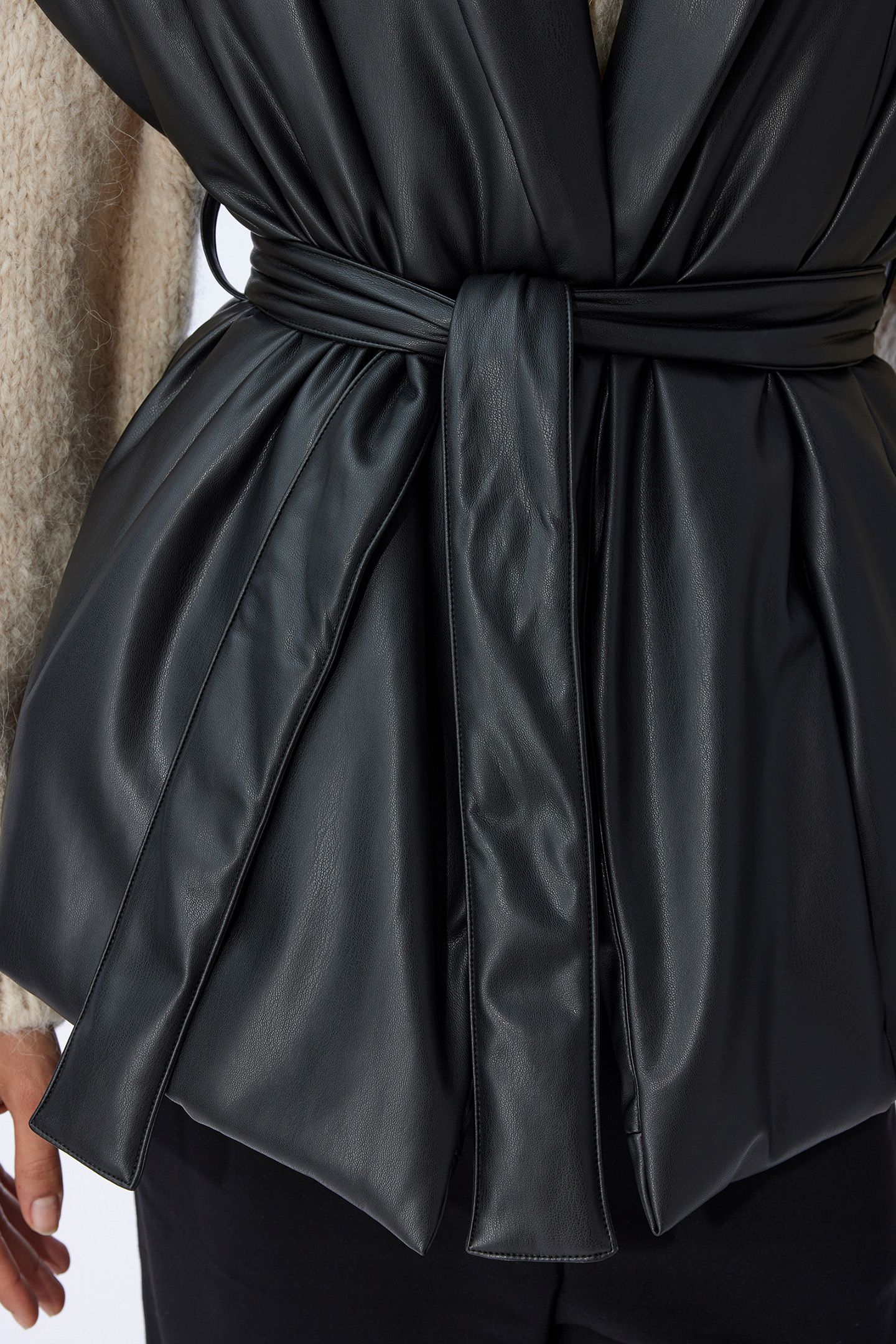 DREW JACKET BLACK 8
