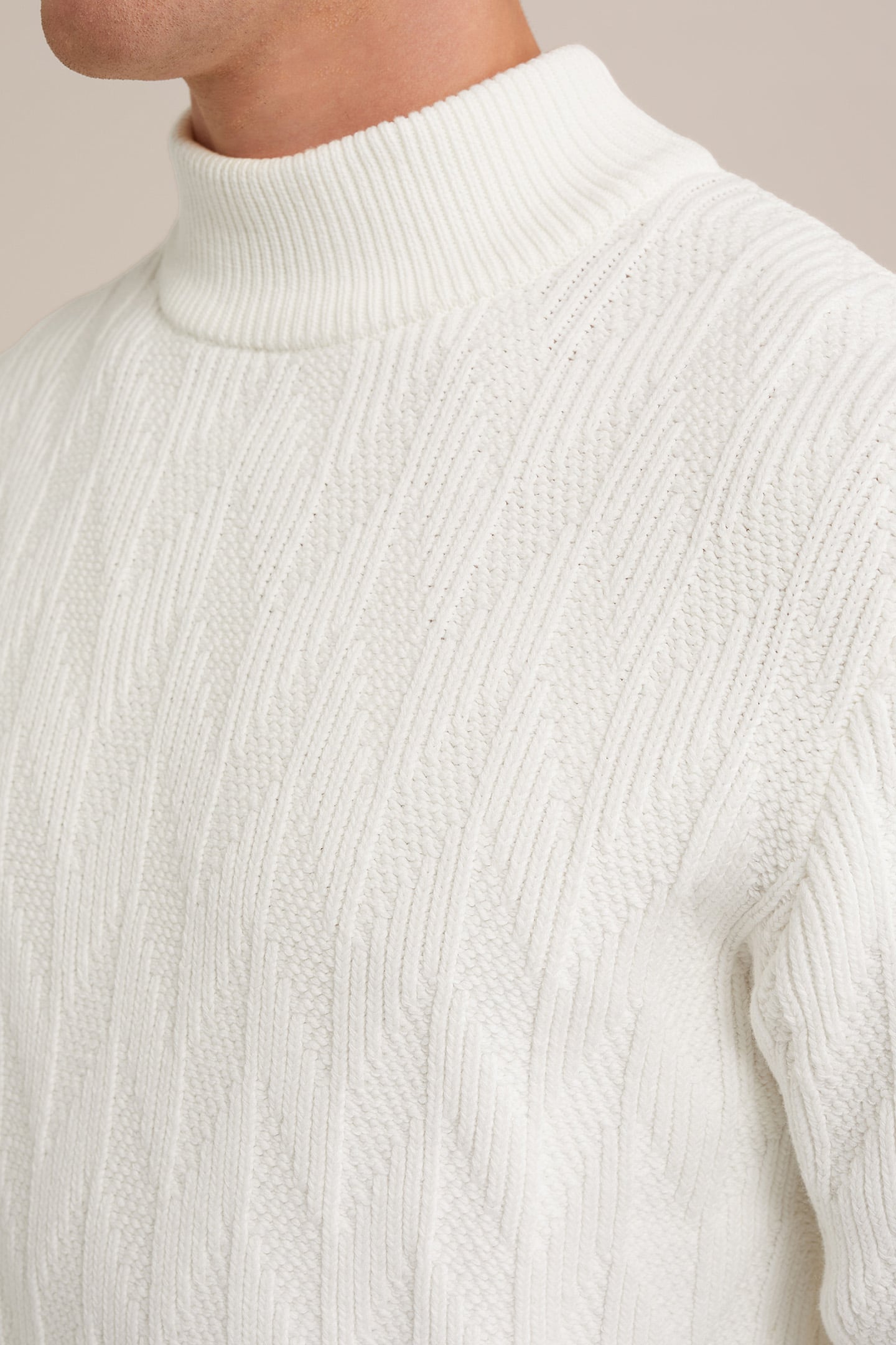 PULLOVER WHITE 5