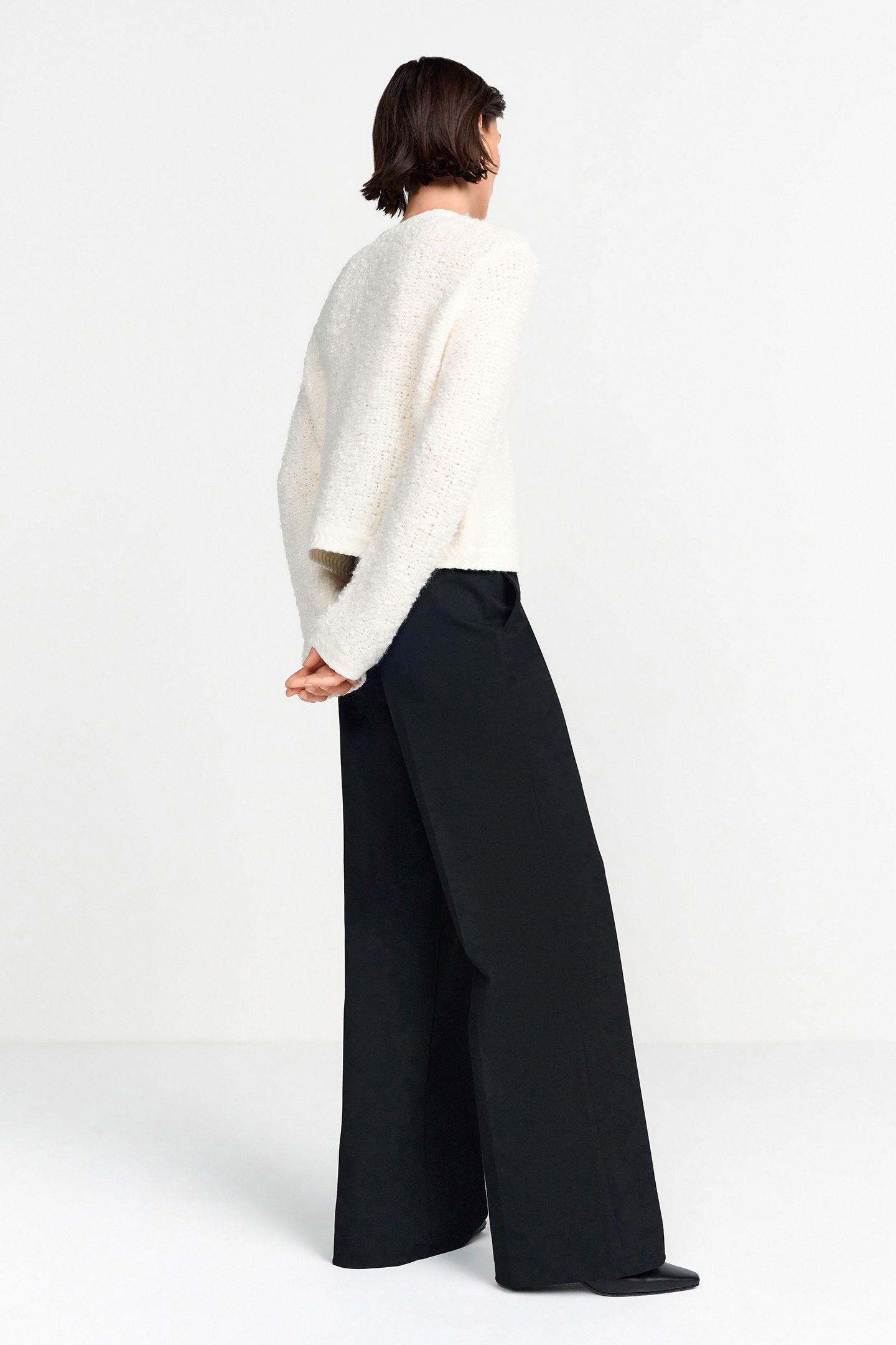BOUCLÉ CREW NECK CARDIGAN PEARL WHITE 3