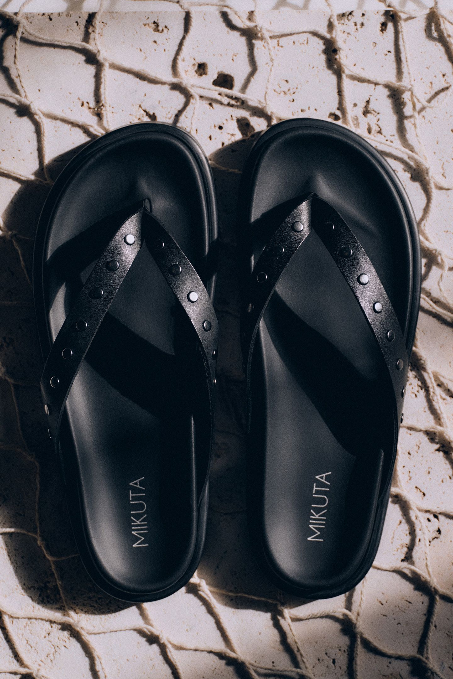 THE BLACK STUDDED LEATHER SANDALS 2