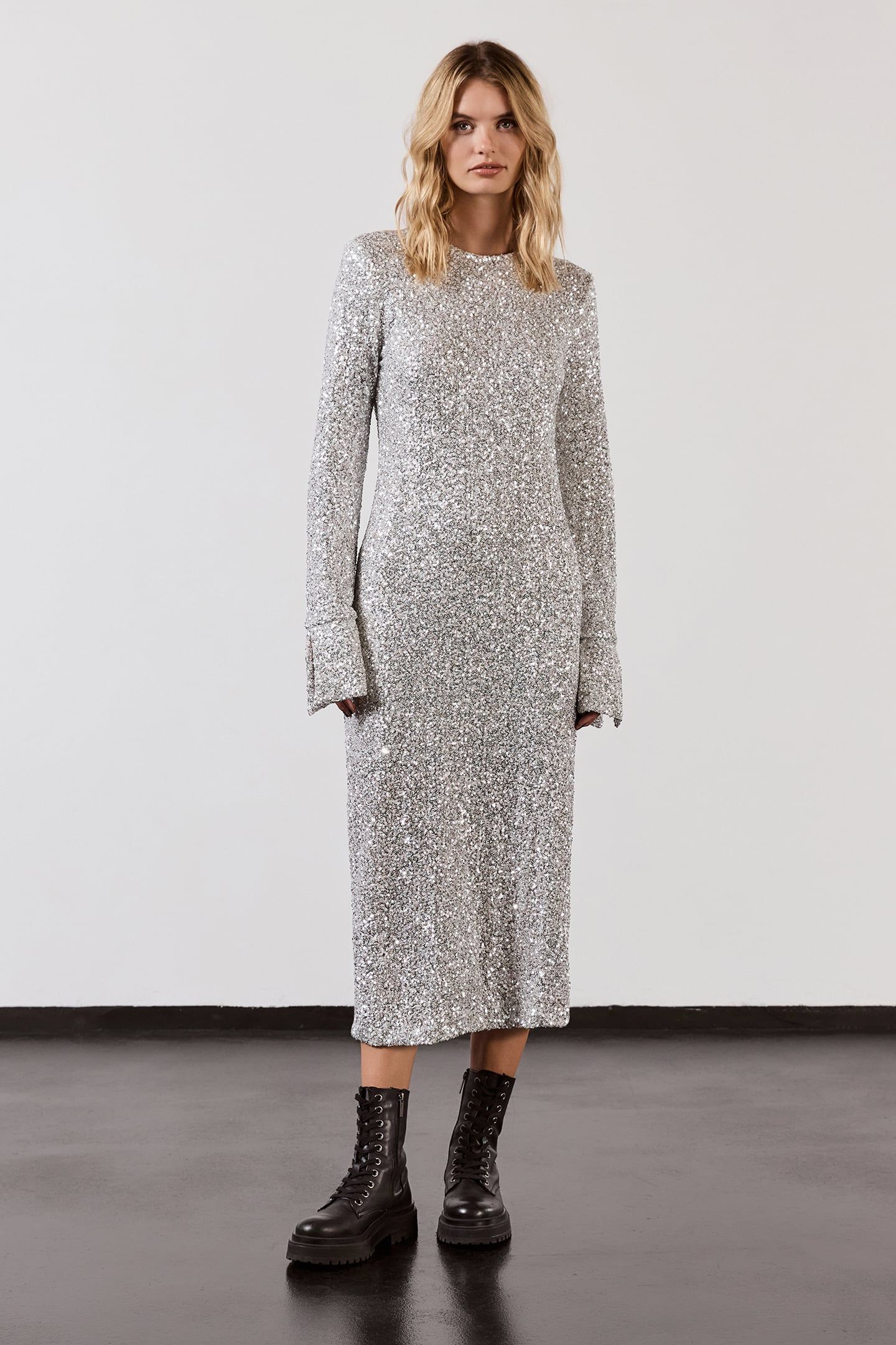 THE LIGHT LONG SEQUIN DRESS 1