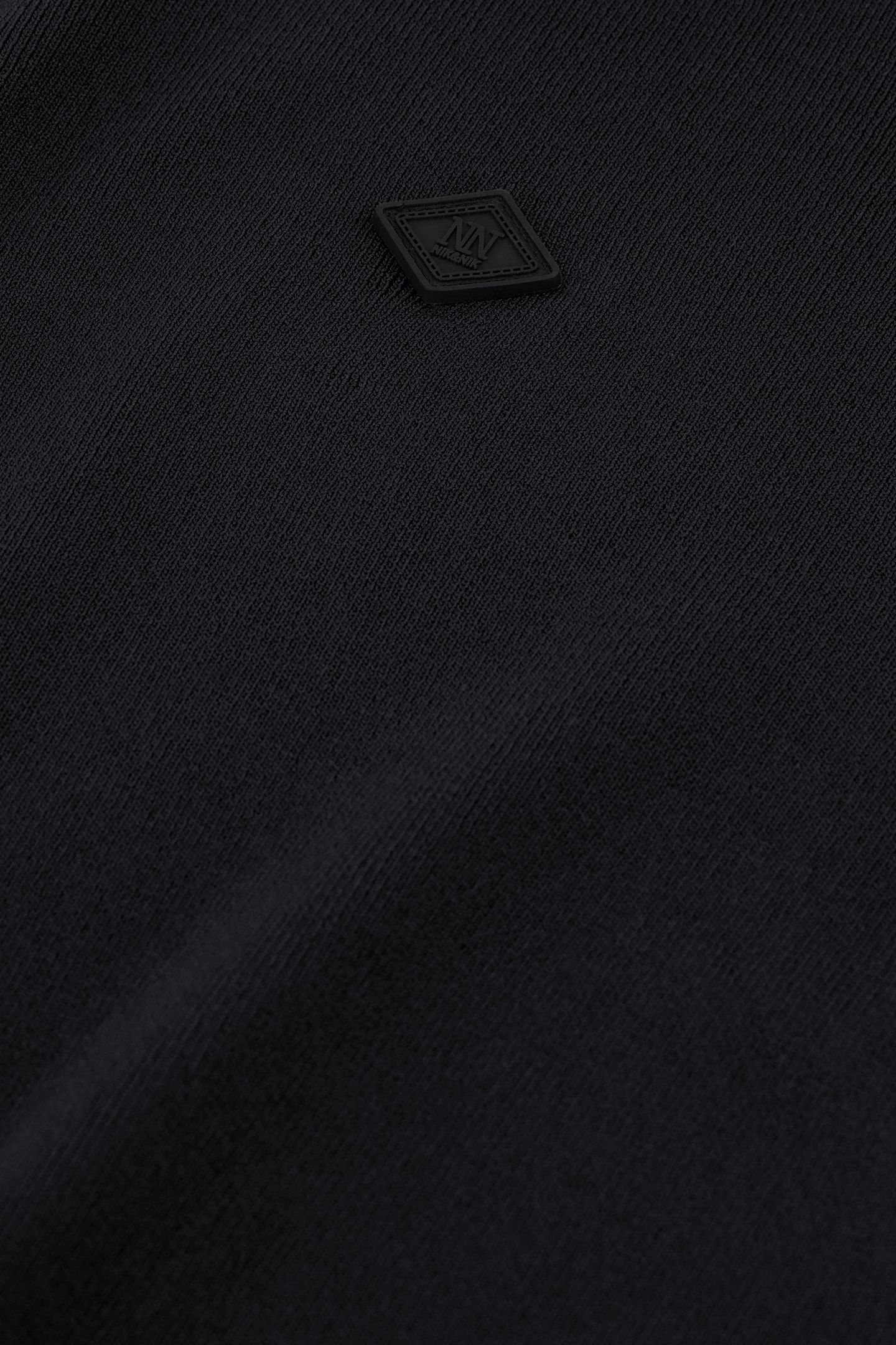 OSSI PULLOVER BLACK 4