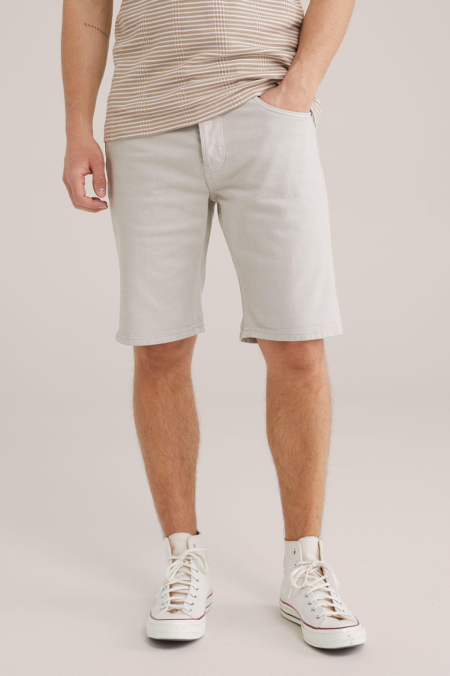 SHORT LIGHT GREY 1