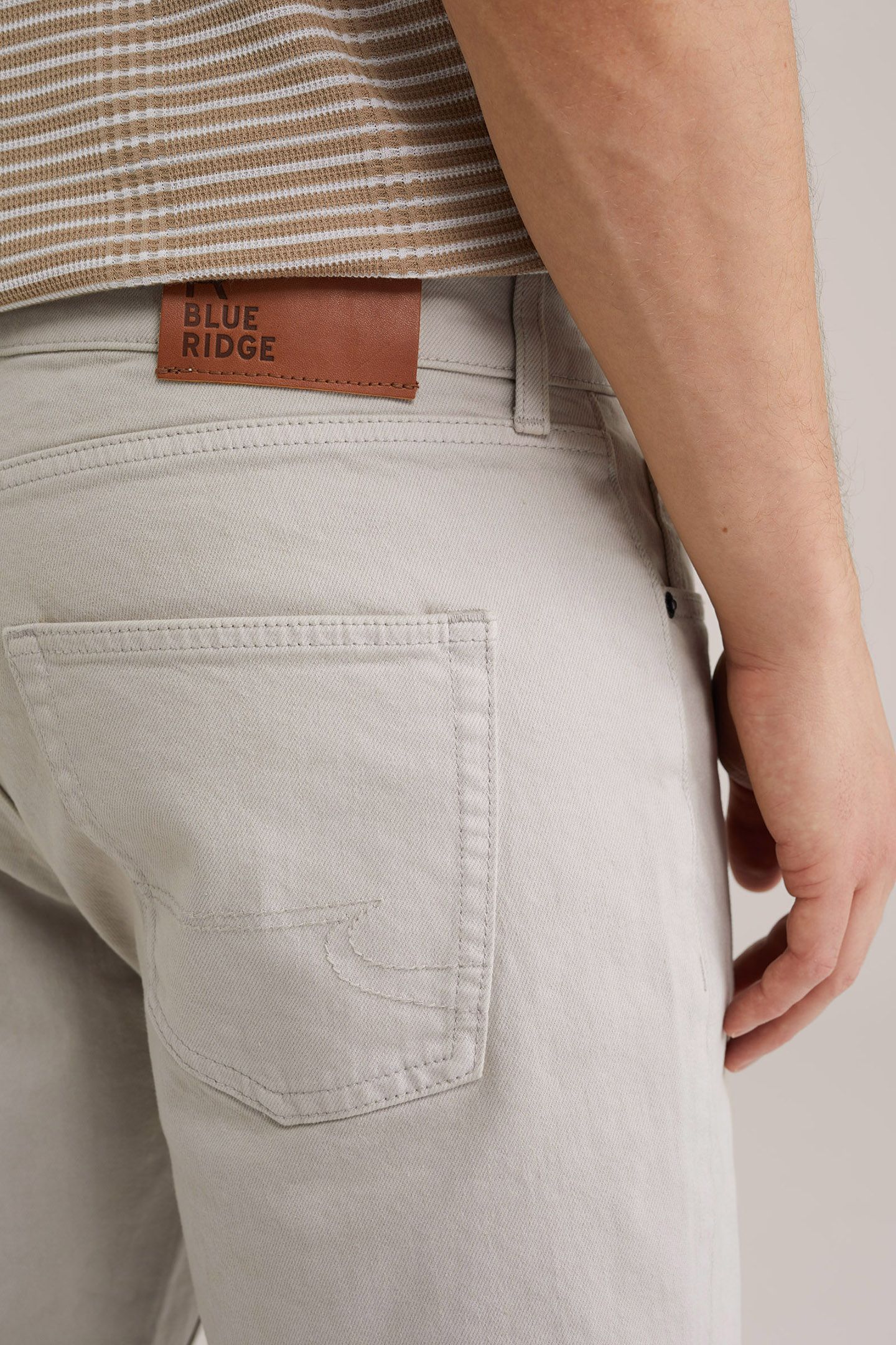 SHORT LIGHT GREY 5