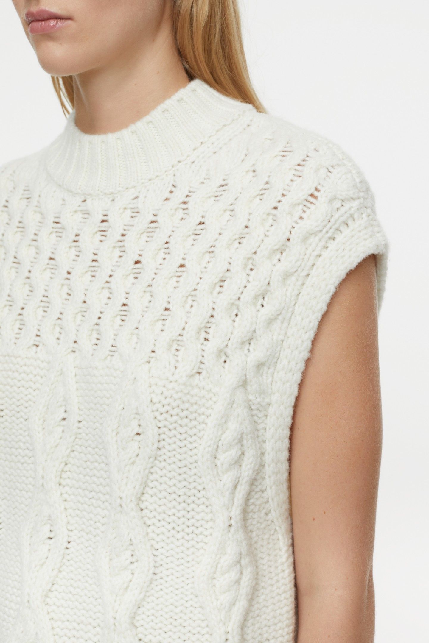TURTLE NECK TABARD KNITS VANILLA CREAM 5