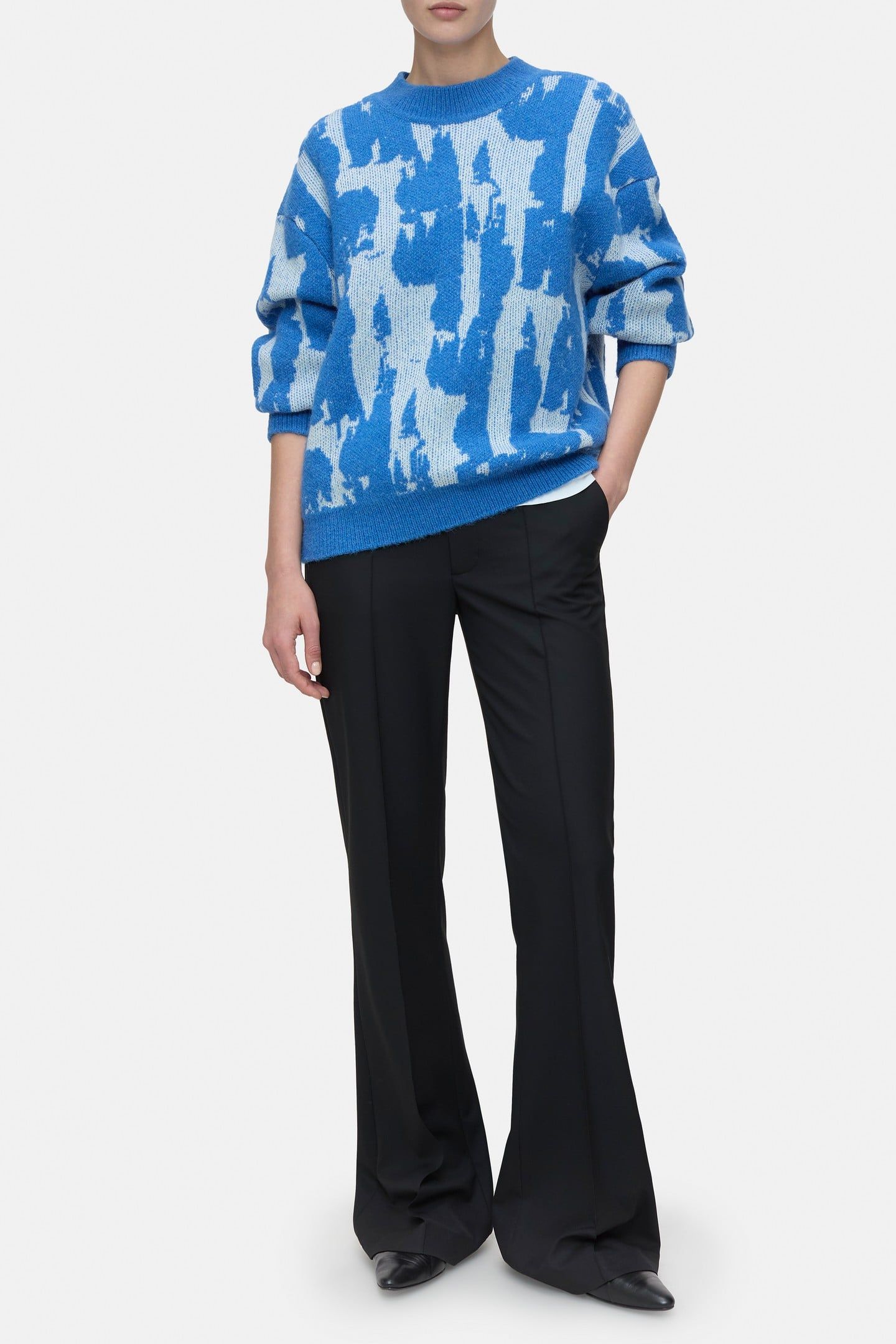 CREW NECK JACQUARD KNITS LAKE BLUE 2