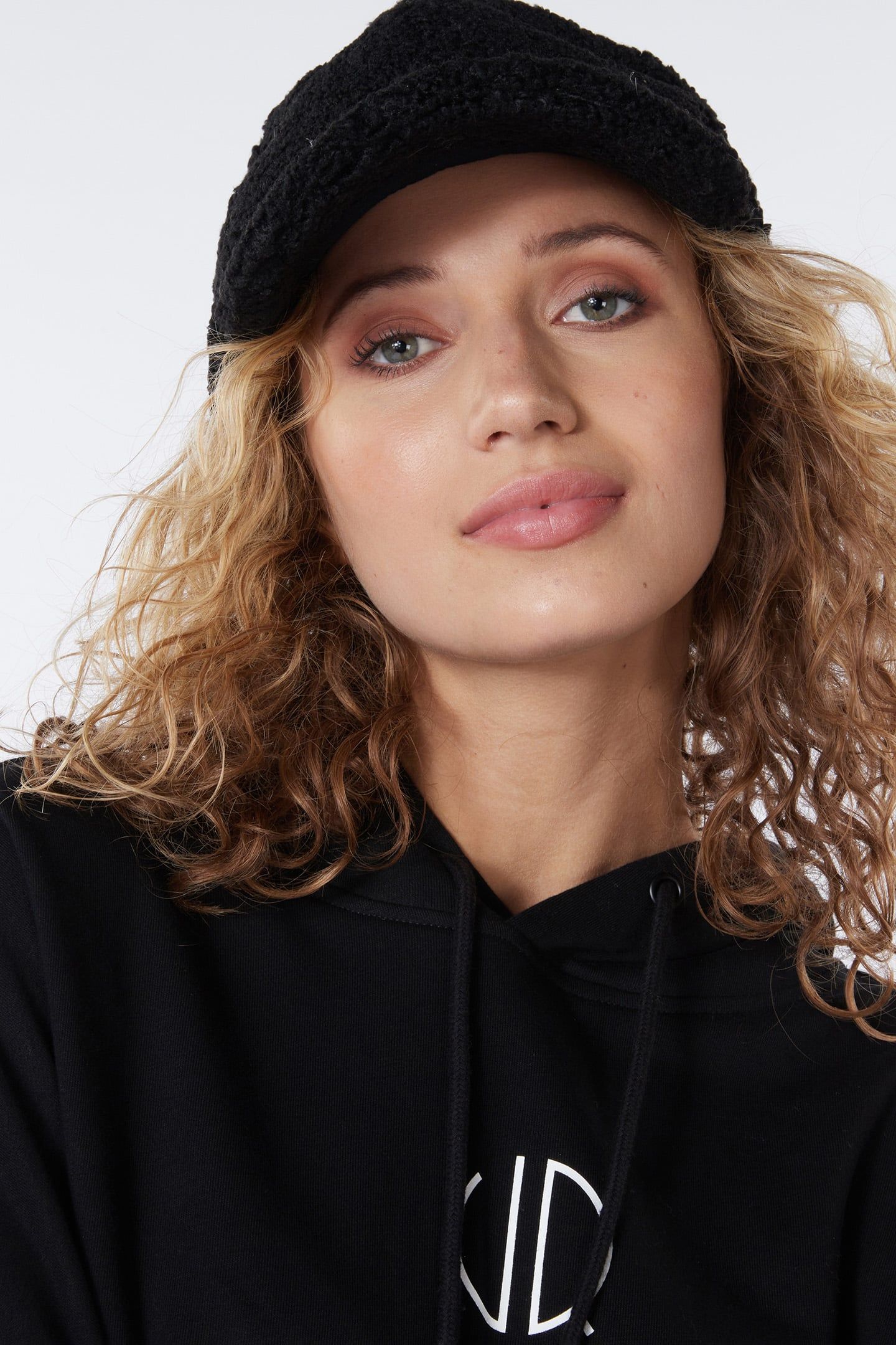 CAP BOUCLE BLACK 5
