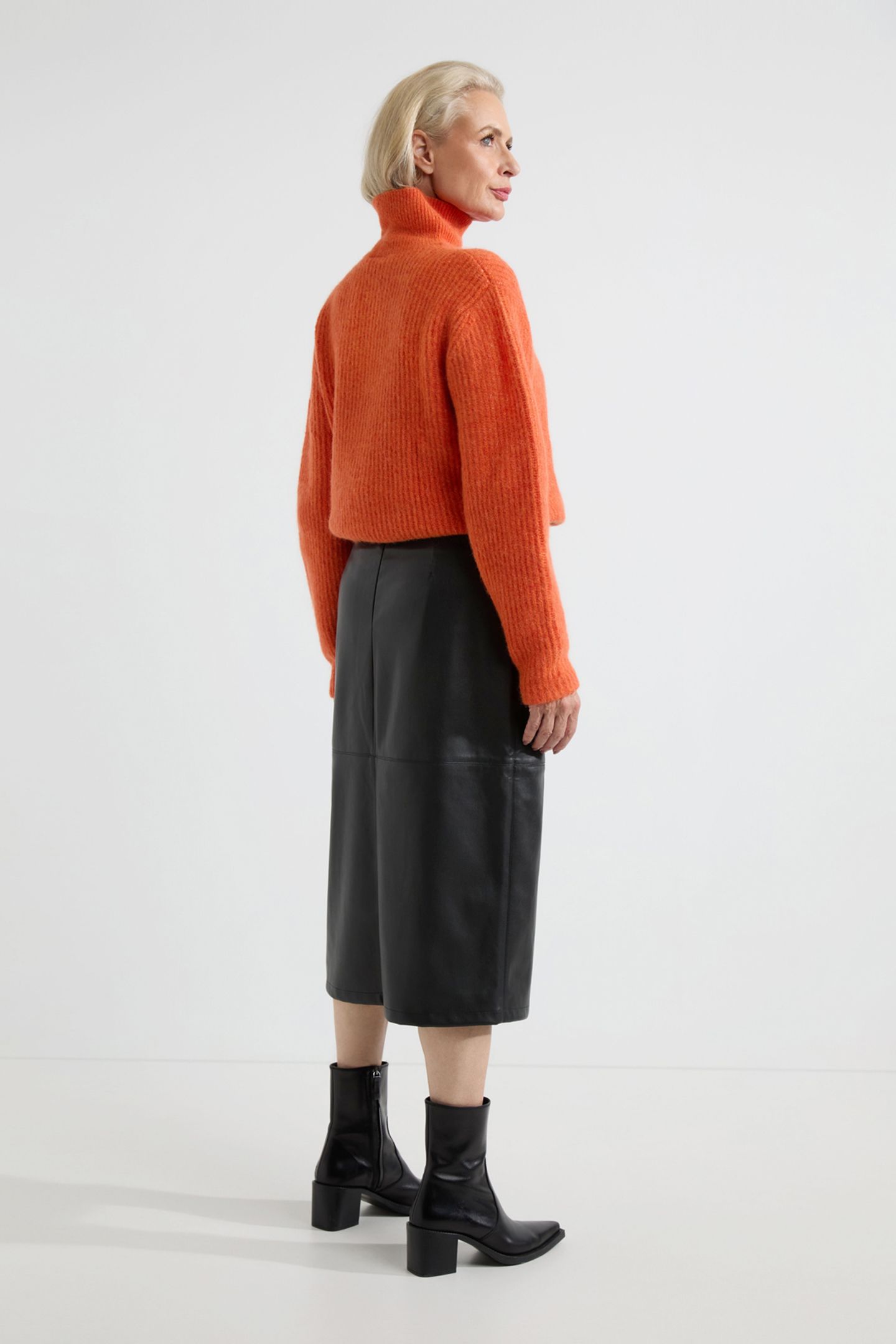 AMBER SKIRT BLACK 2