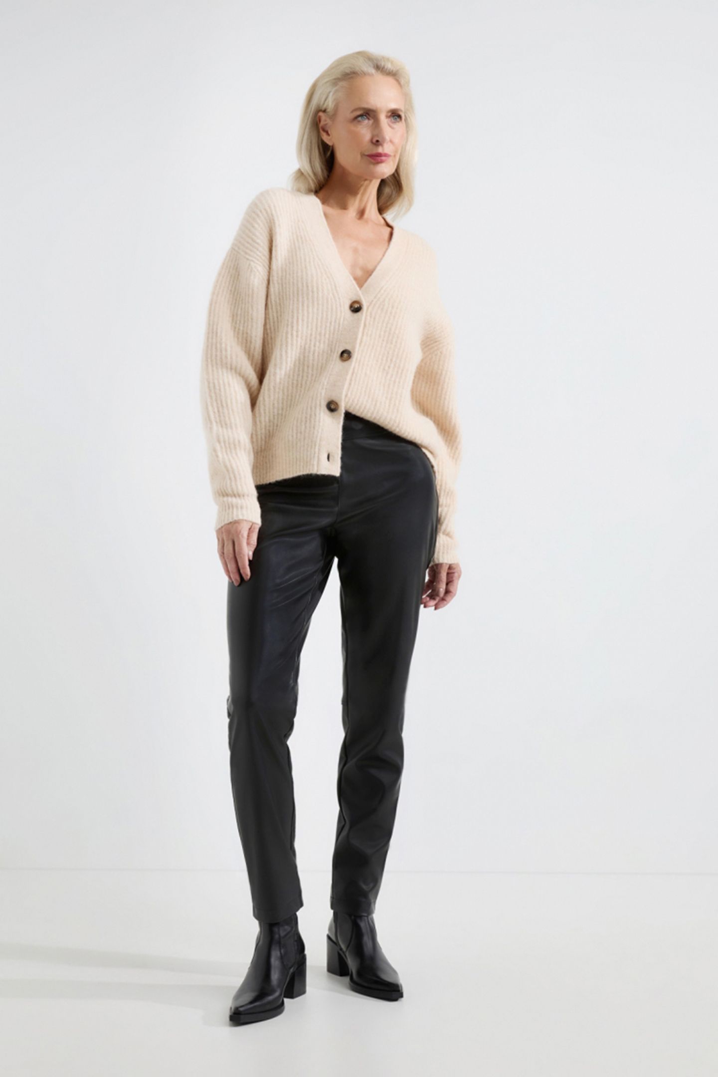 AMY PANTS BLACK 2