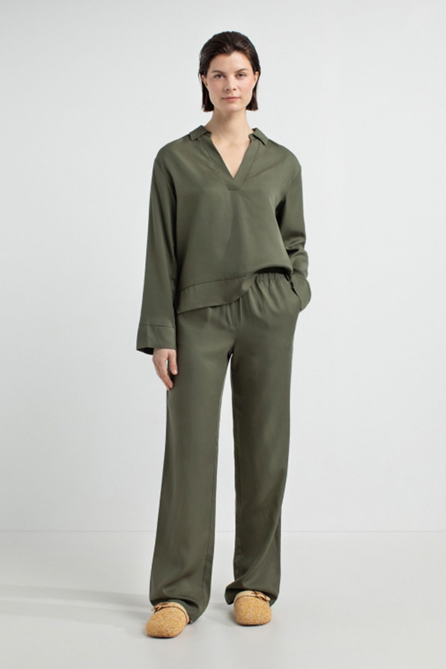 AMELIA BLOUSE PESTO 2