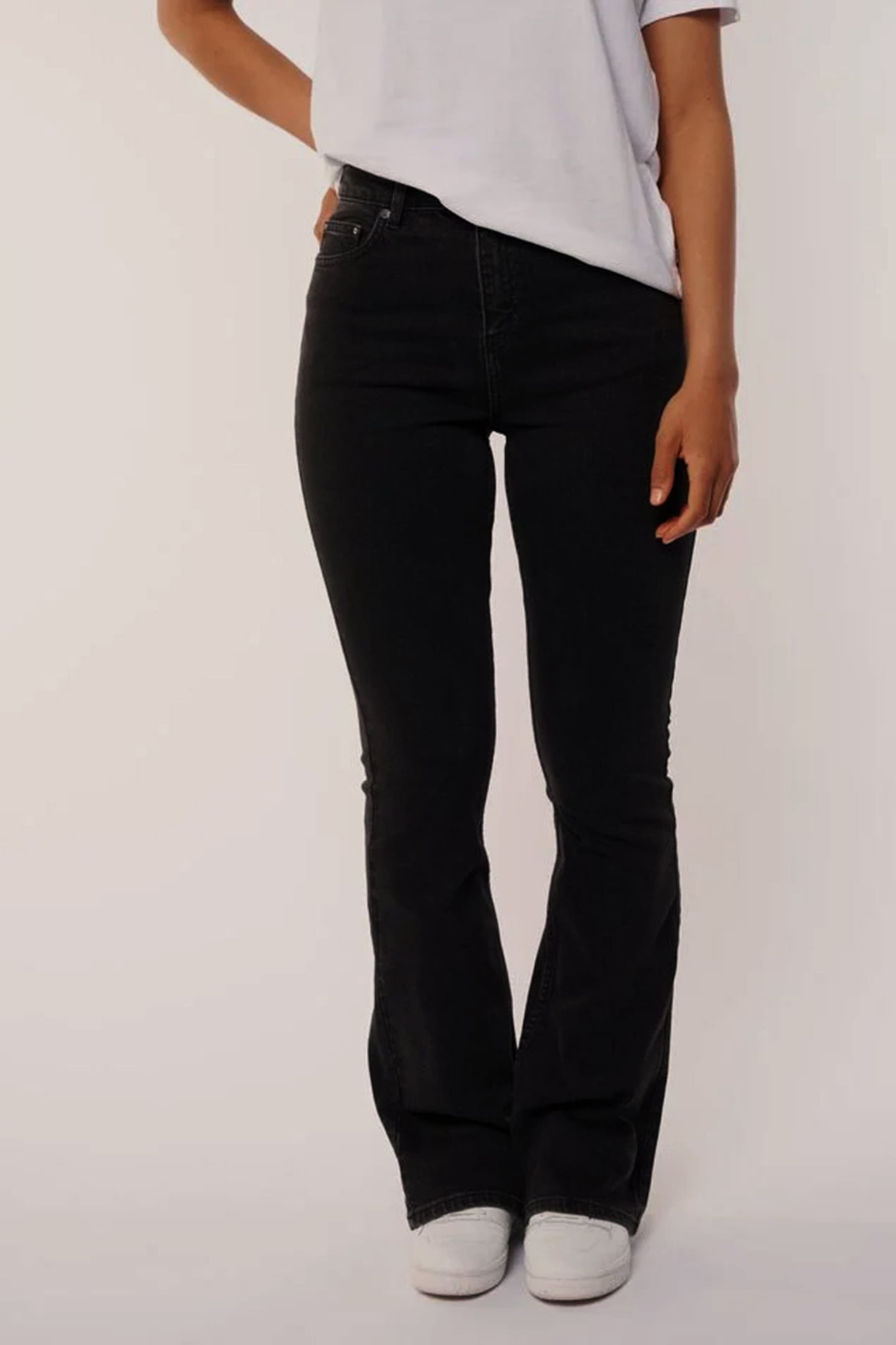 PEGGY WASHED BLACK 1