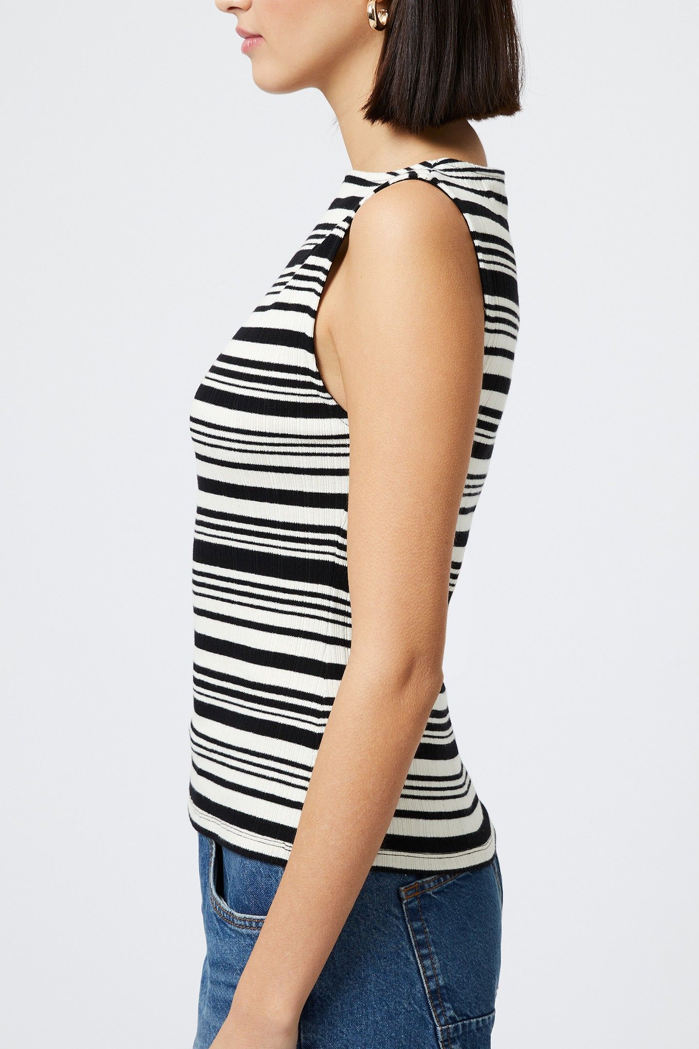 SASIA RIB FITTED TOP BLACK/WHITE 3