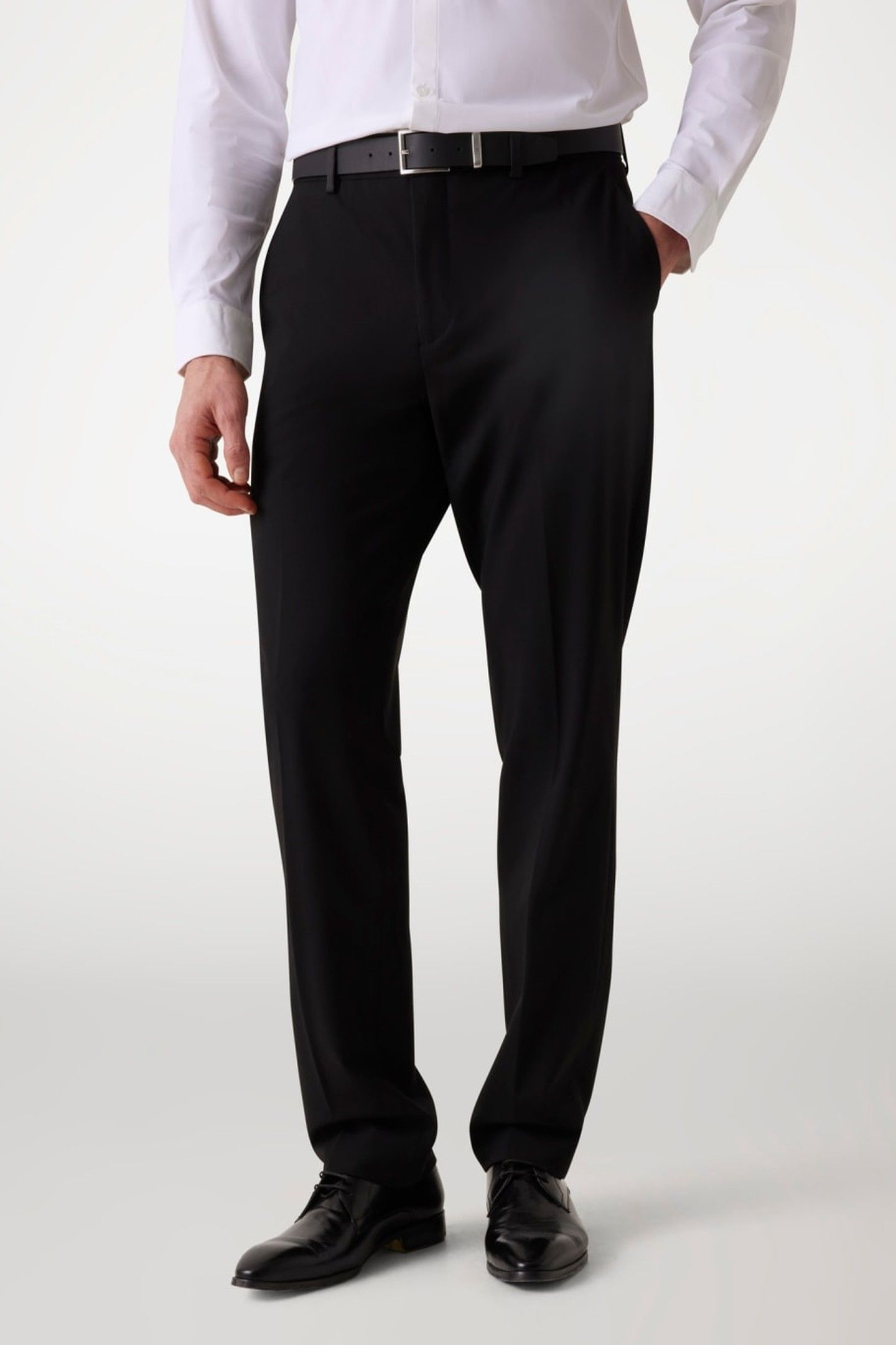 MARCIANO BY GUESS ROGER CLASSIC CHINO JET BLACK 2