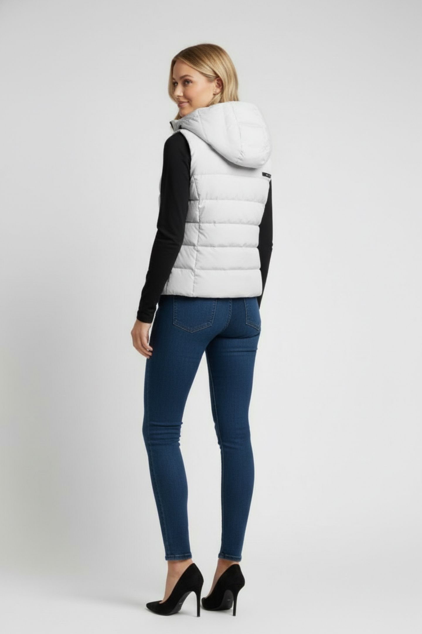 MOUNTAINALF VEST ANTARTICA 2