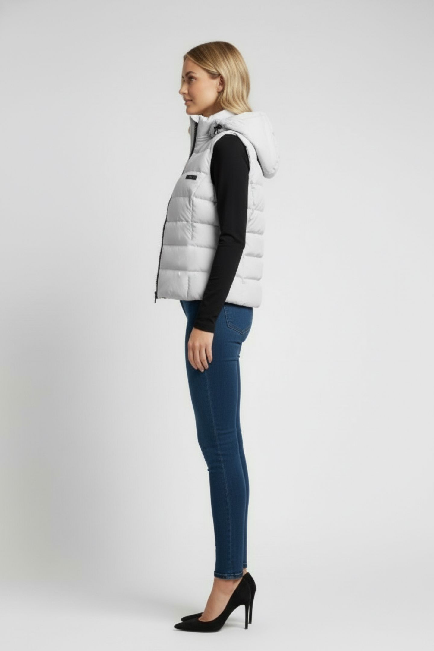 MOUNTAINALF VEST ANTARTICA 3
