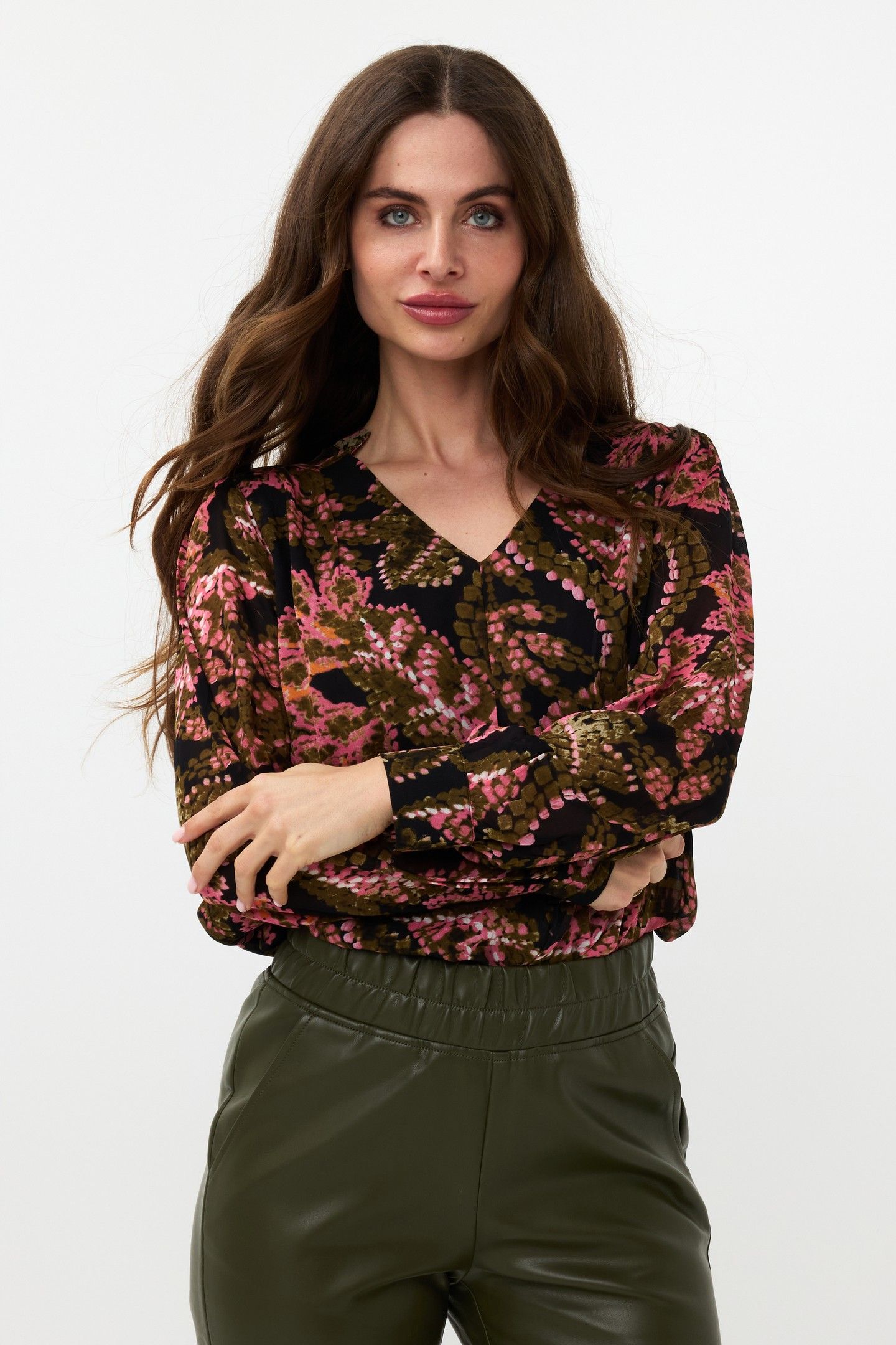 BLOUSE V-NECK GLOBAL FLOWER PRINT 1