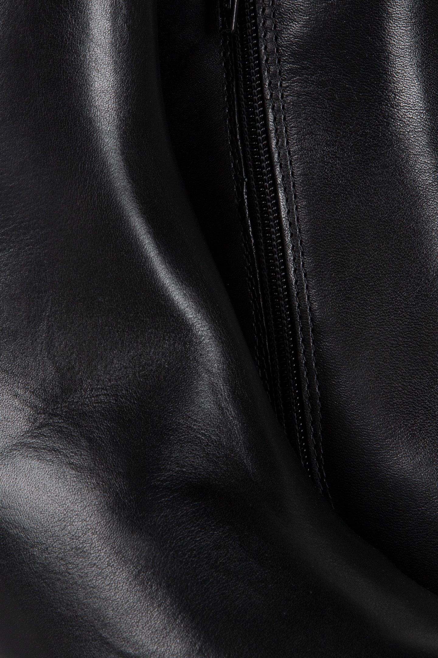 LEON BLACK 5
