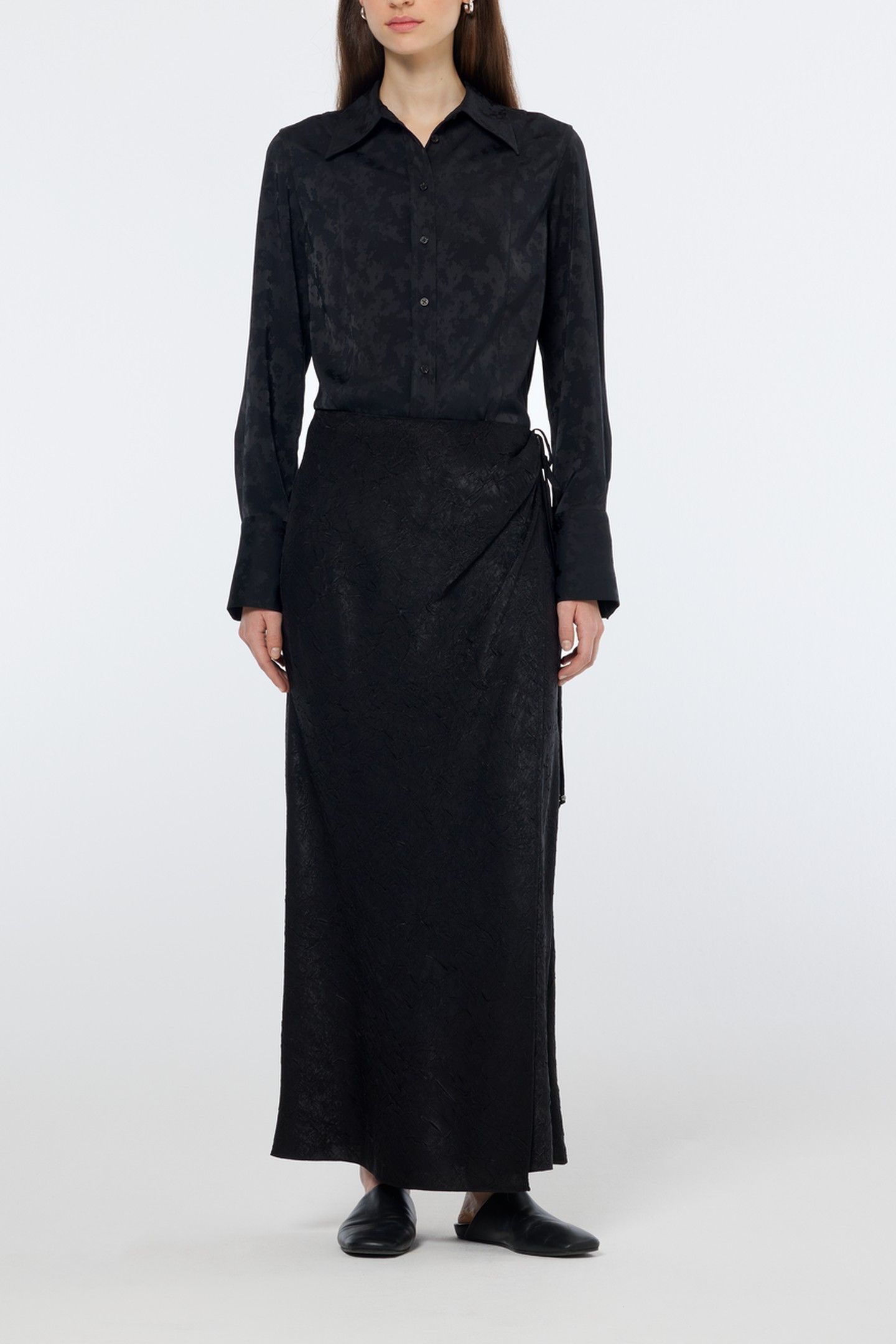 CRUSHED SATIN SKIRT BLACK 2