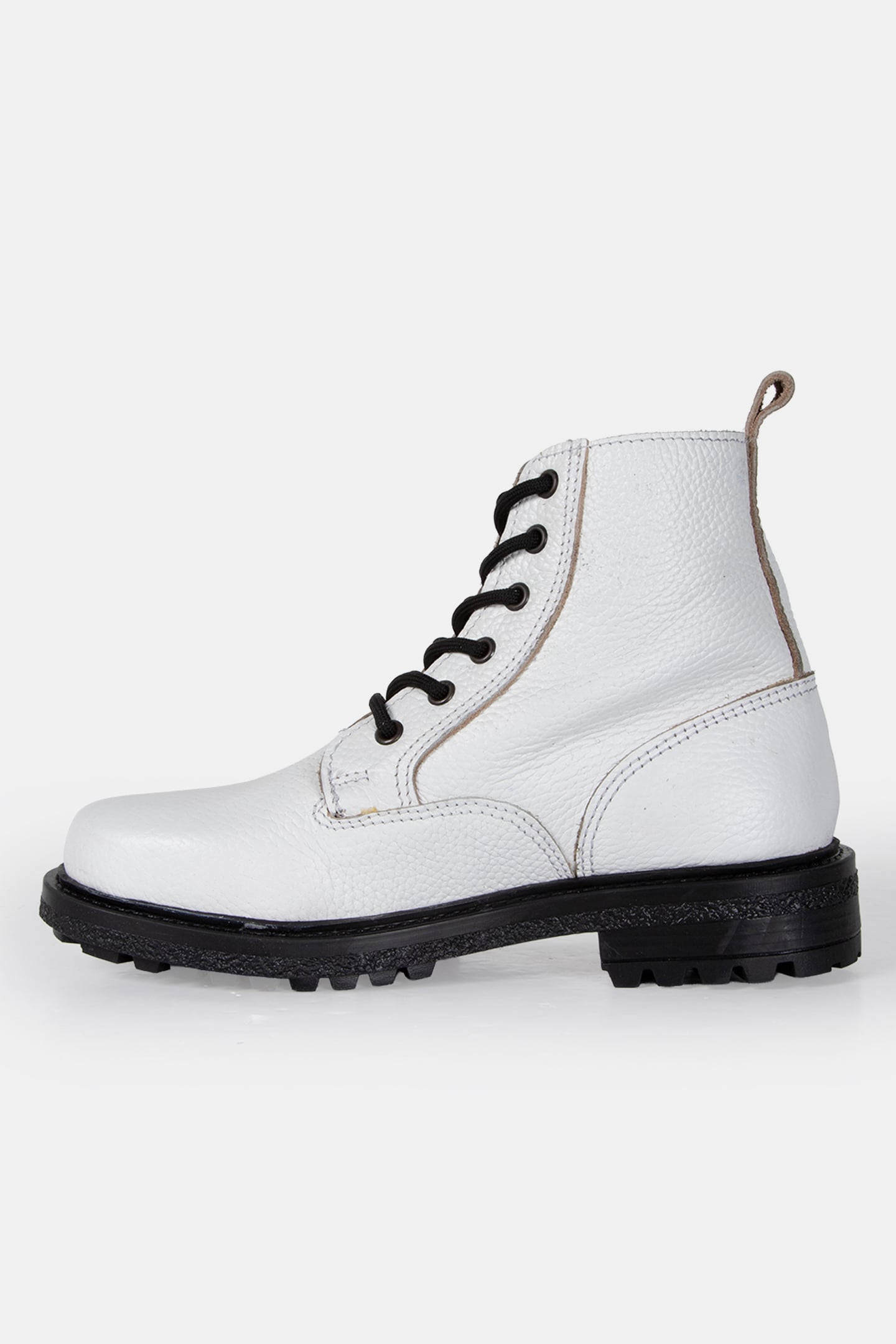 DECHASE – GUZO WHITE EMBOSSED 2