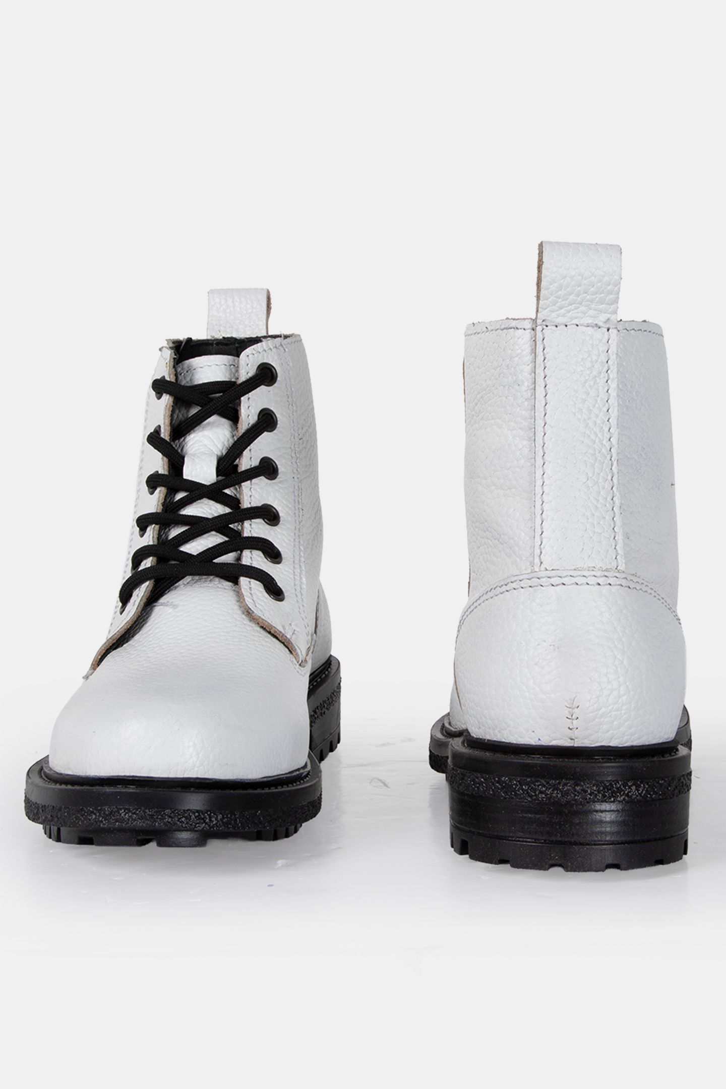 DECHASE – GUZO WHITE EMBOSSED 3