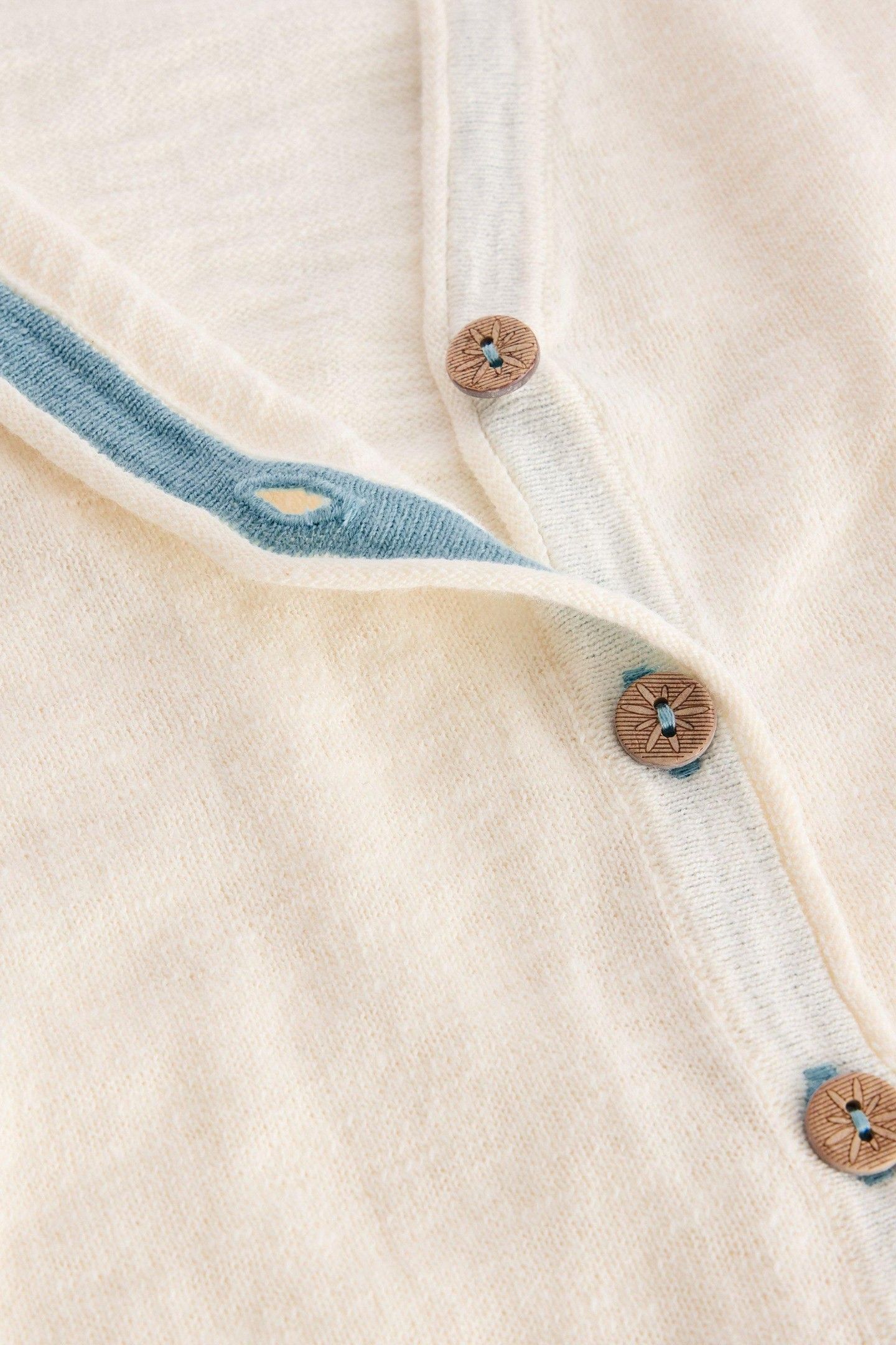 NARIA CARDI NATURAL WHITE 4
