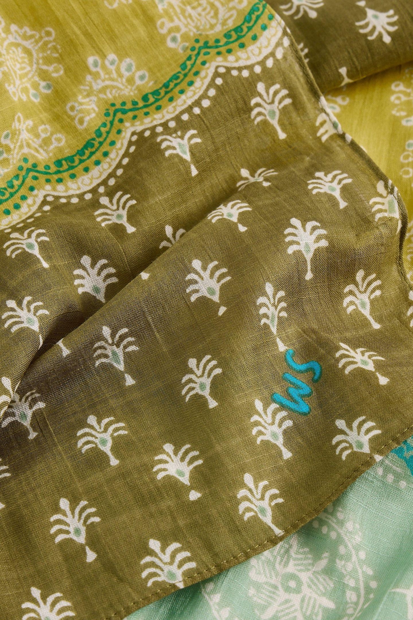 CALLIE PRINTED SCARF GREEN PRINT 3